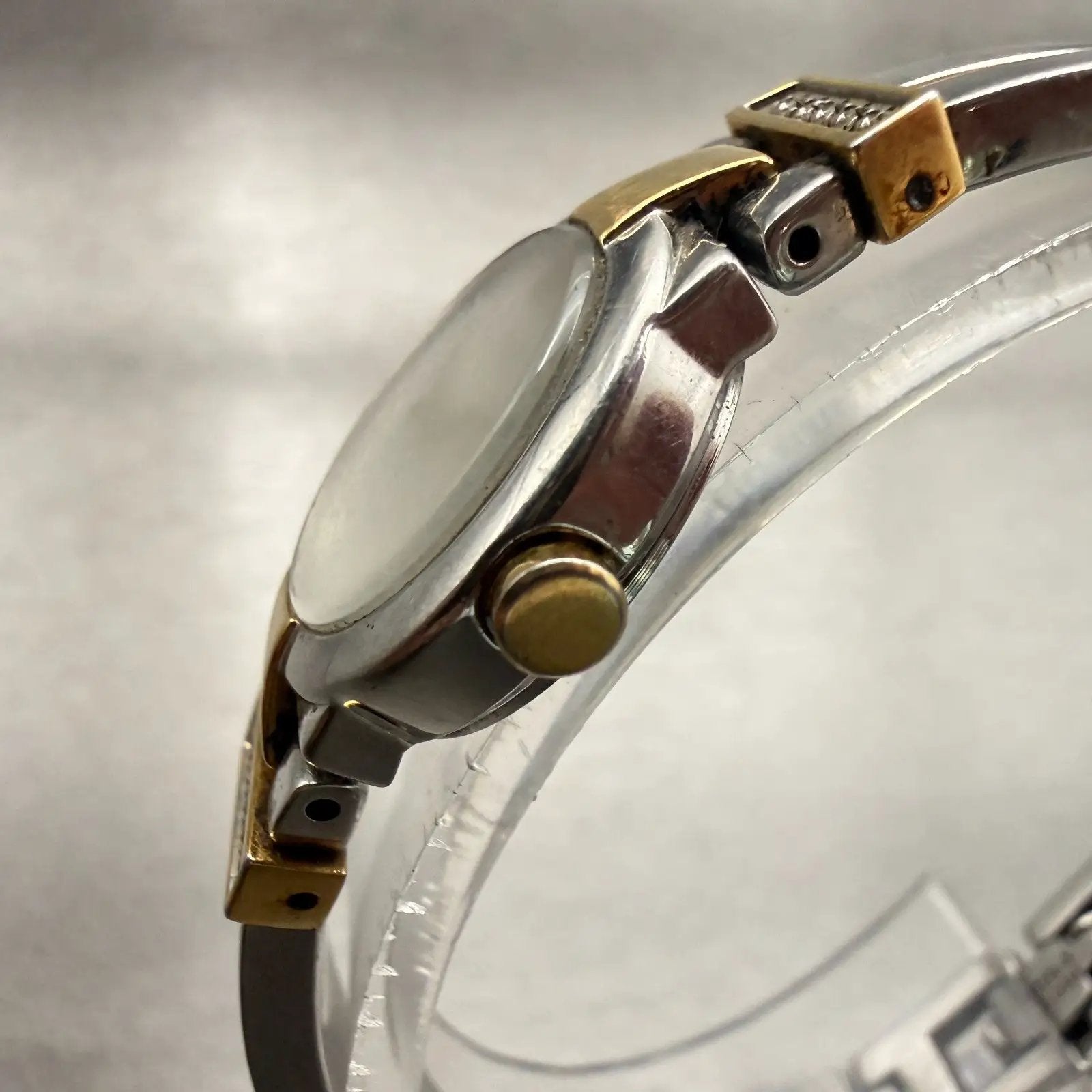 Seiko Watch Women 20mm White Dial Two Tone Round 1N00-0GM0 New Battery Vintage2