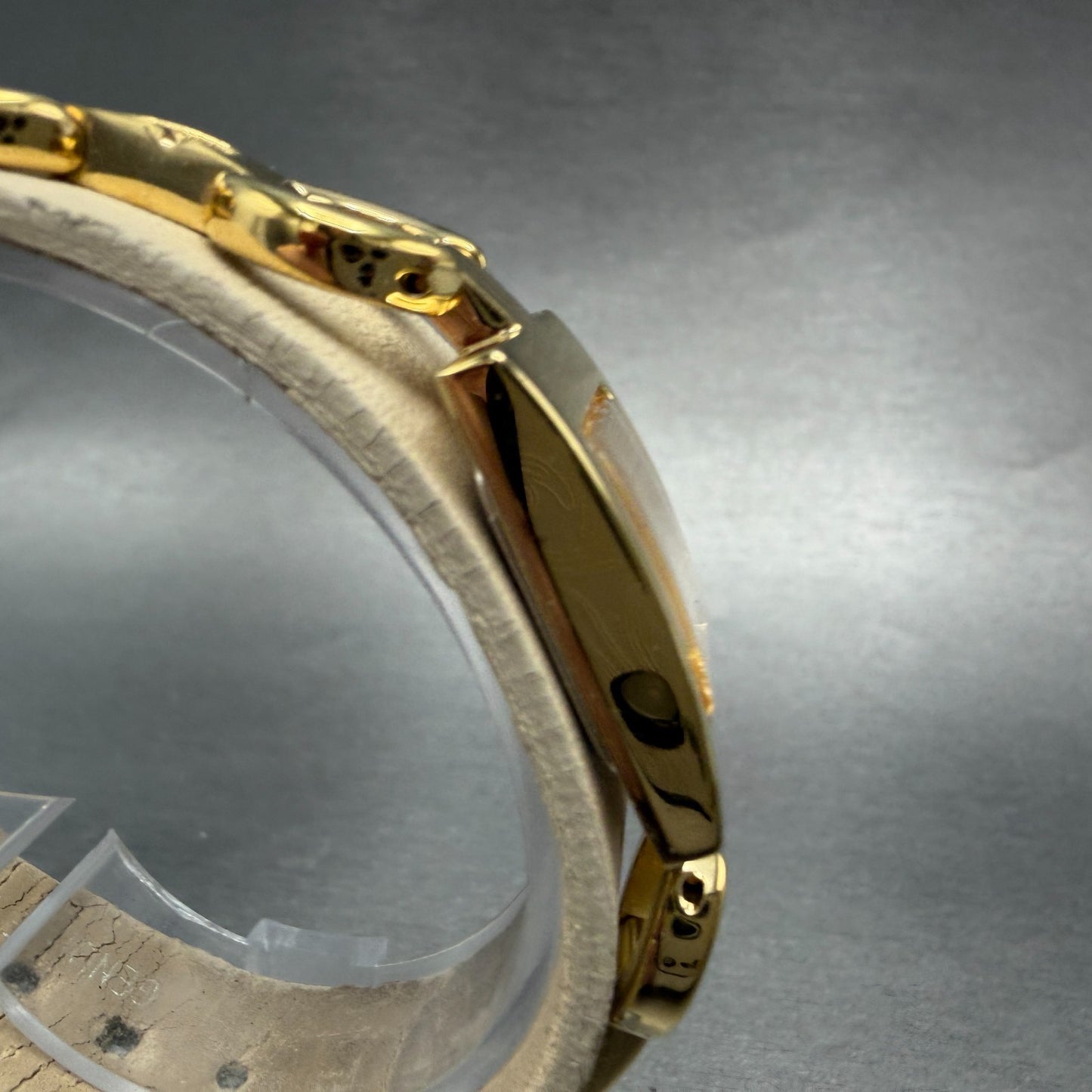 Guess Watch Women 18mm Champagne Dial Gold Tone Rectangle New battery3