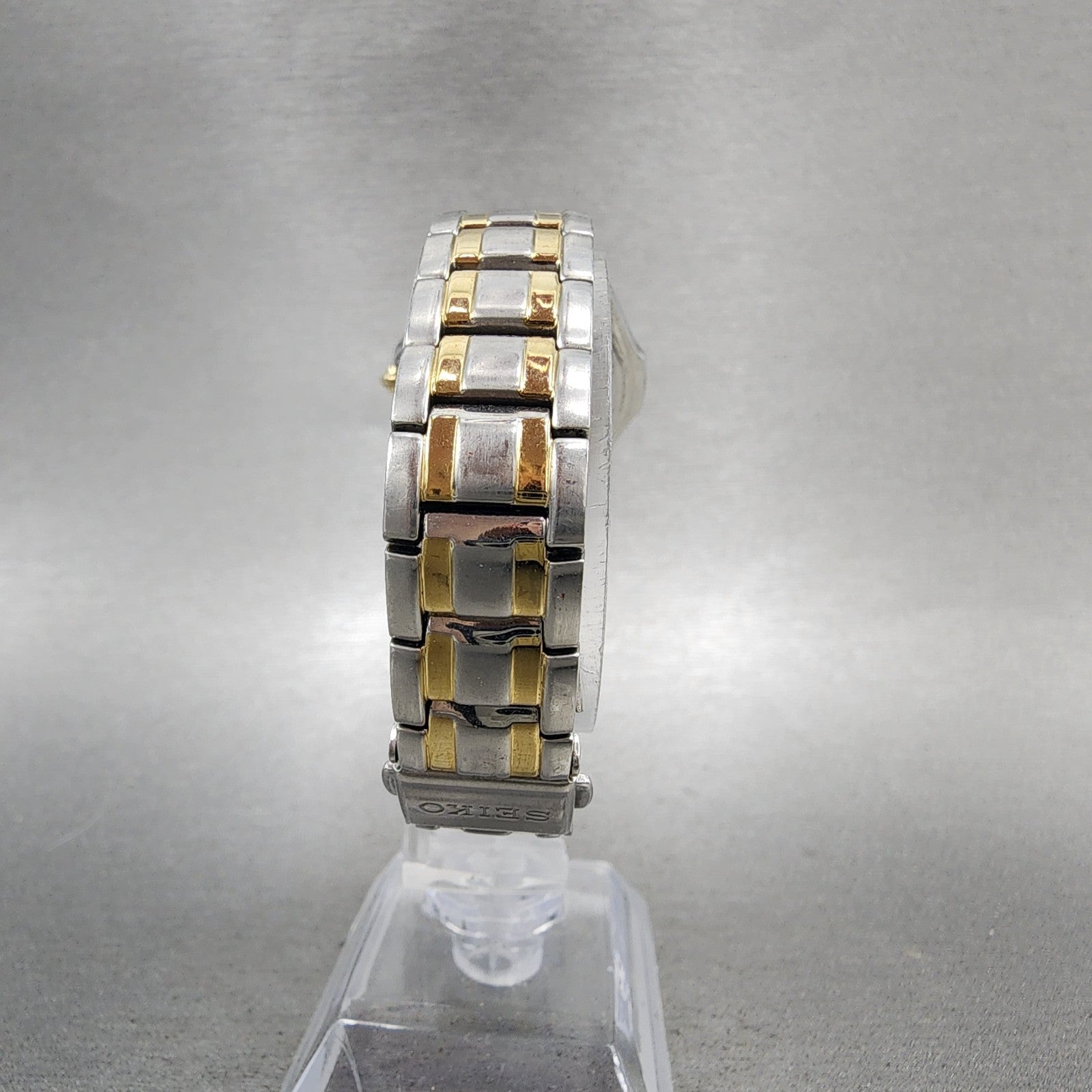 Seiko 100M Watch Women 28mm Blue Dial Two Tone Date Round 7n820fh0 New Battery7