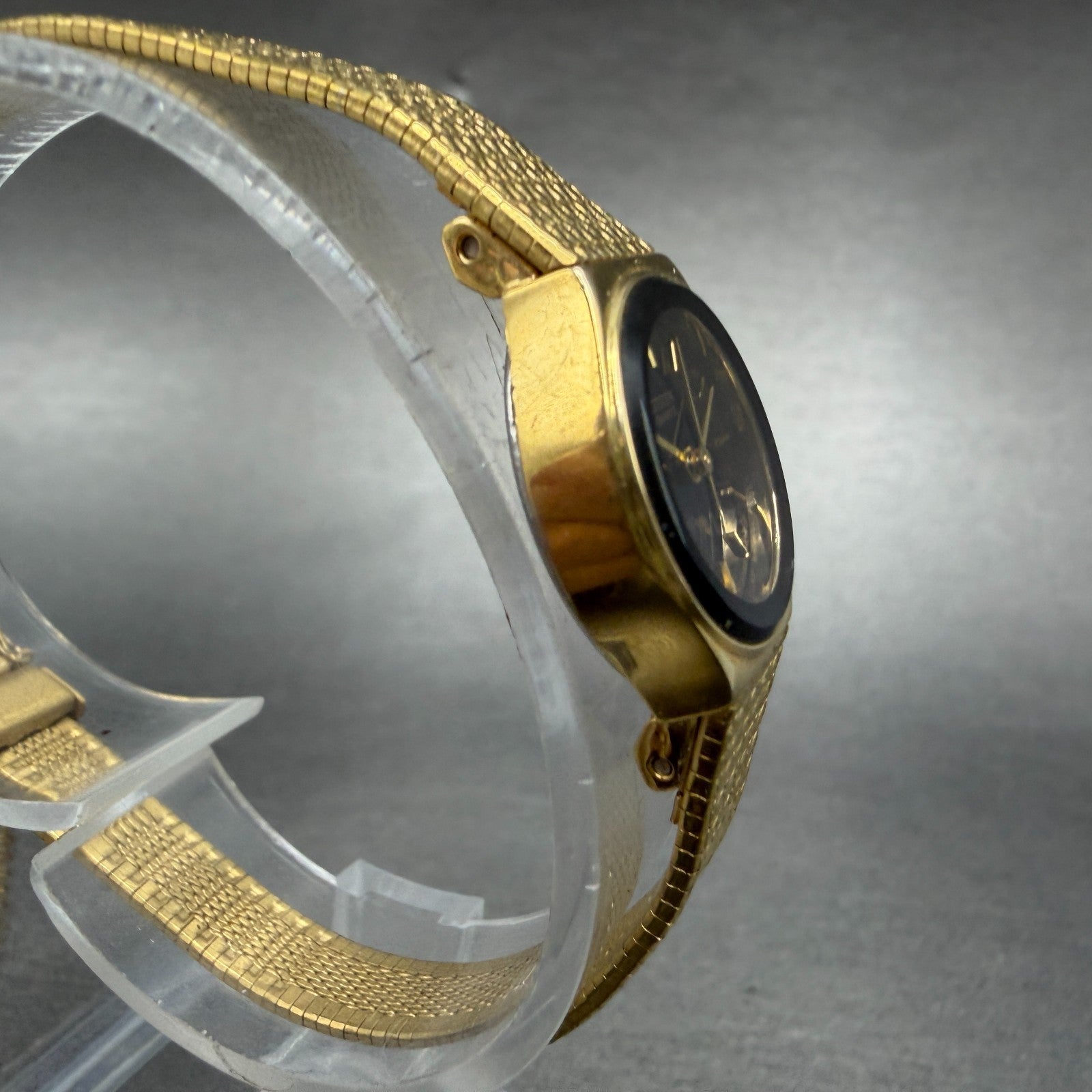 Citizen Watch Women 18mm Black Dial Gold Tone Round 5930-R02467 New Battery ABCD3