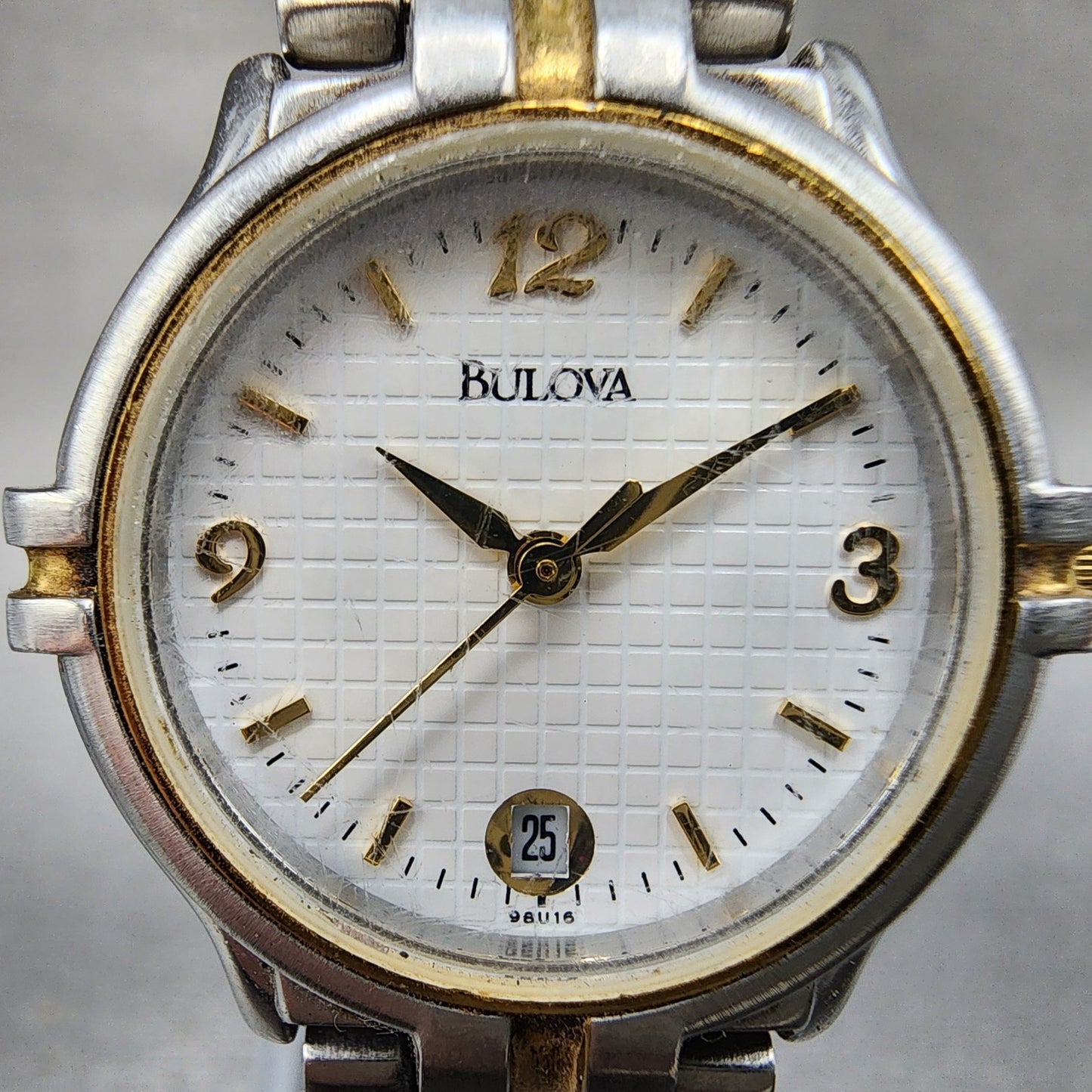 Bulova Watch Women 25mm White Dial Two Tone Date Round 98u16 New Battery1