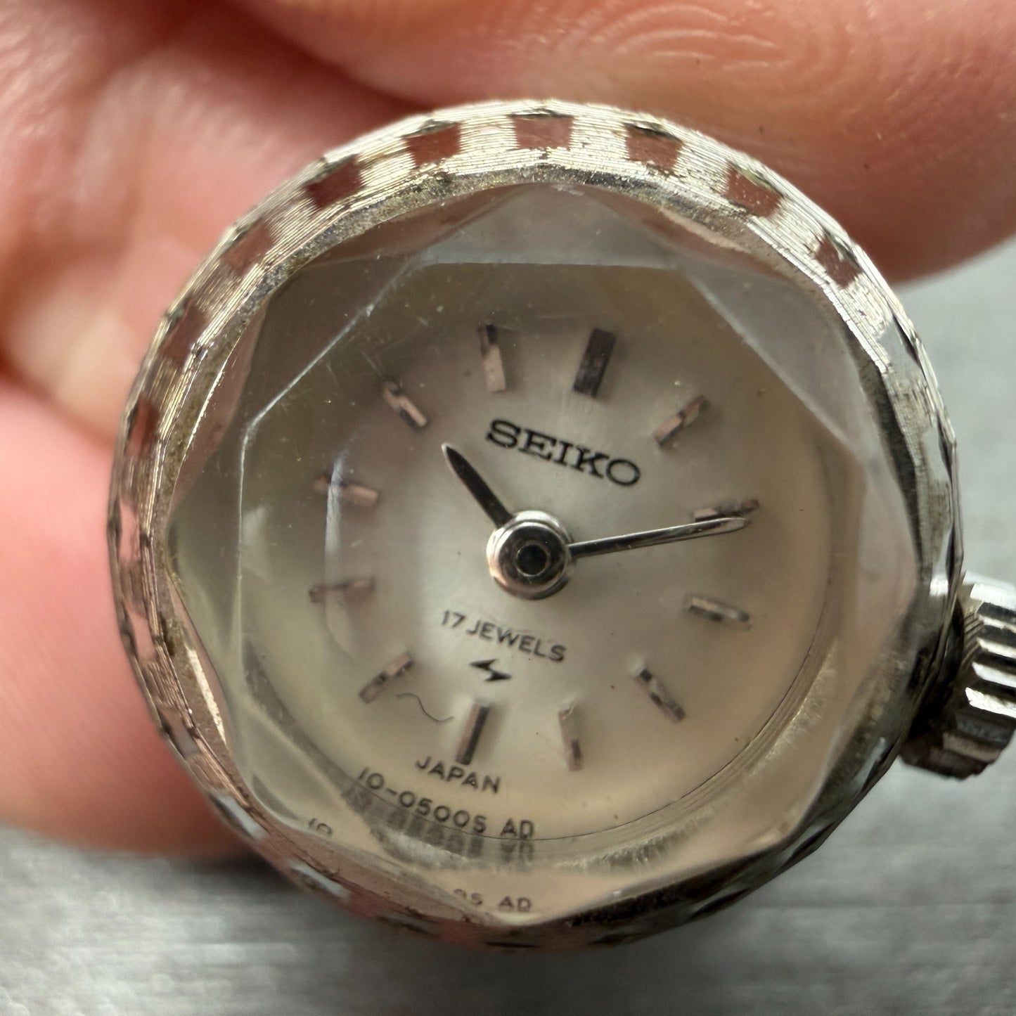 Seiko Ring Watch Women 18mm White Dial White Gold Plated 10-0630 VTG PARTS2