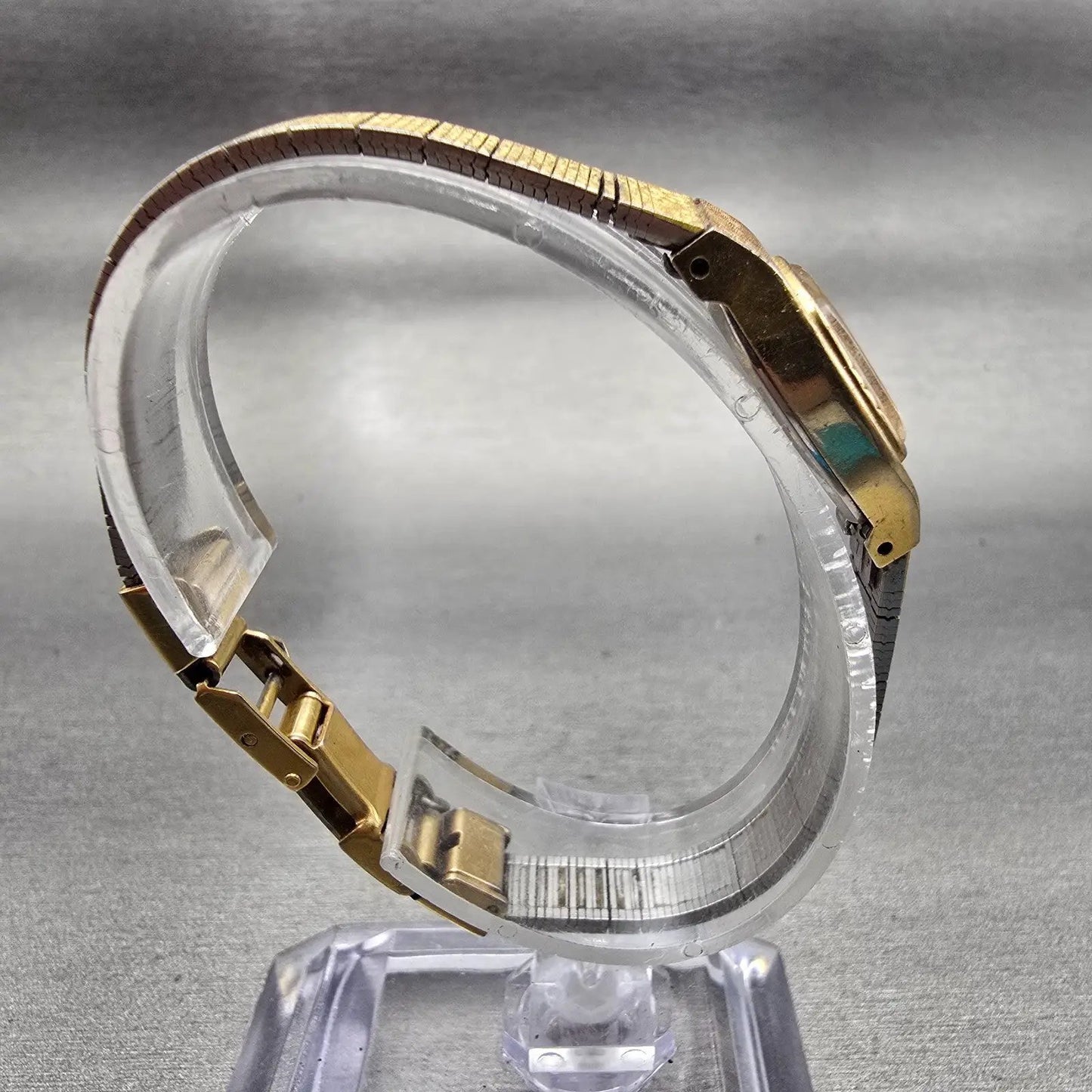 Citizen Watch Women 16mm Champagne Dial Gold Tone Oval 3220-949633 New Battery8