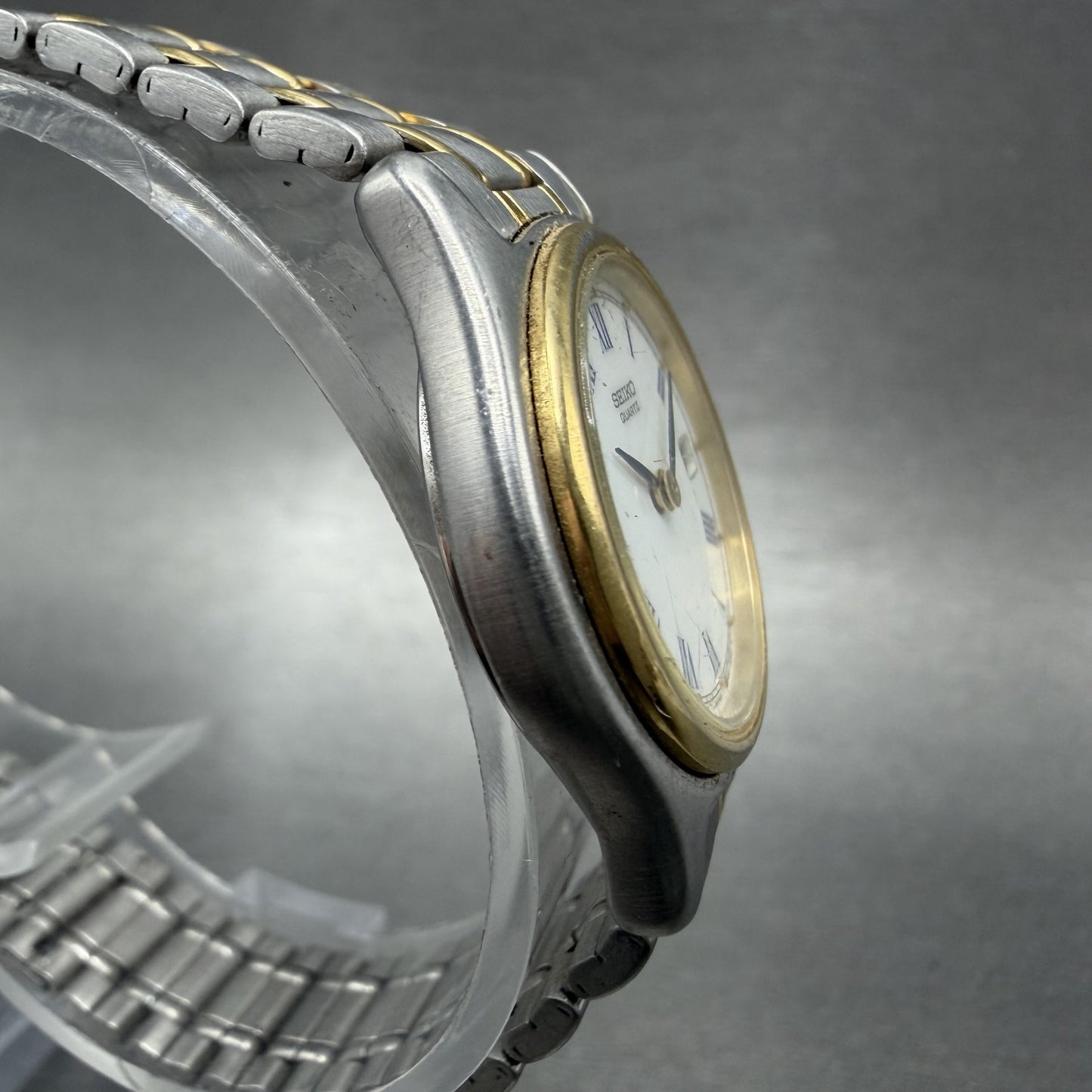 Seiko Watch Women 26mm White Dial Two Tone Date Round 7n890021 New Battery3