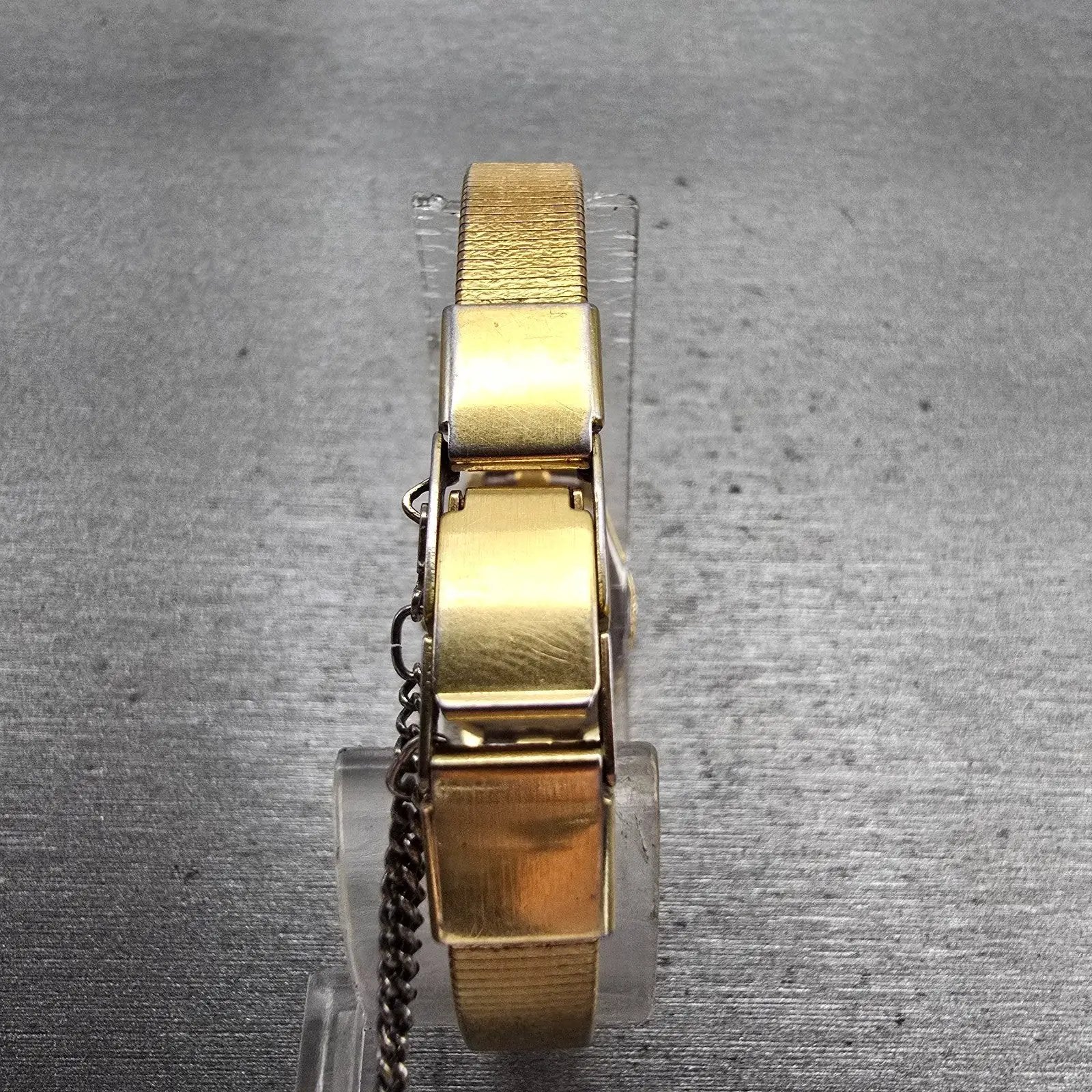 Seiko Watch Women 17mm Gold Dial Gold Tone Oval 2P20-5259 New Battery Vintage7