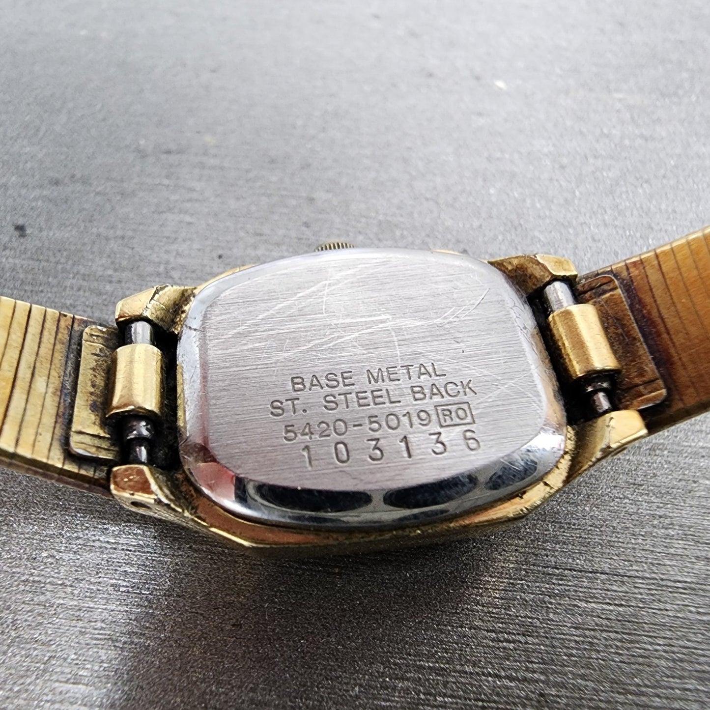 Seiko Tank Watch Women 17mm Brown Dial Gold Tone Rectangle 54205019 New Battery10