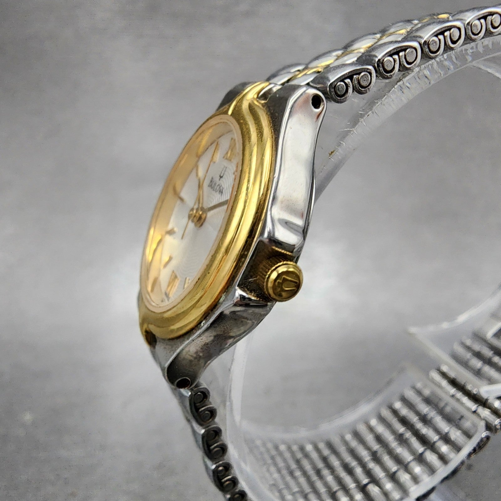 Bulova Watch Women 24mm White Dial two Tone Date Round 98M02 New Battery2