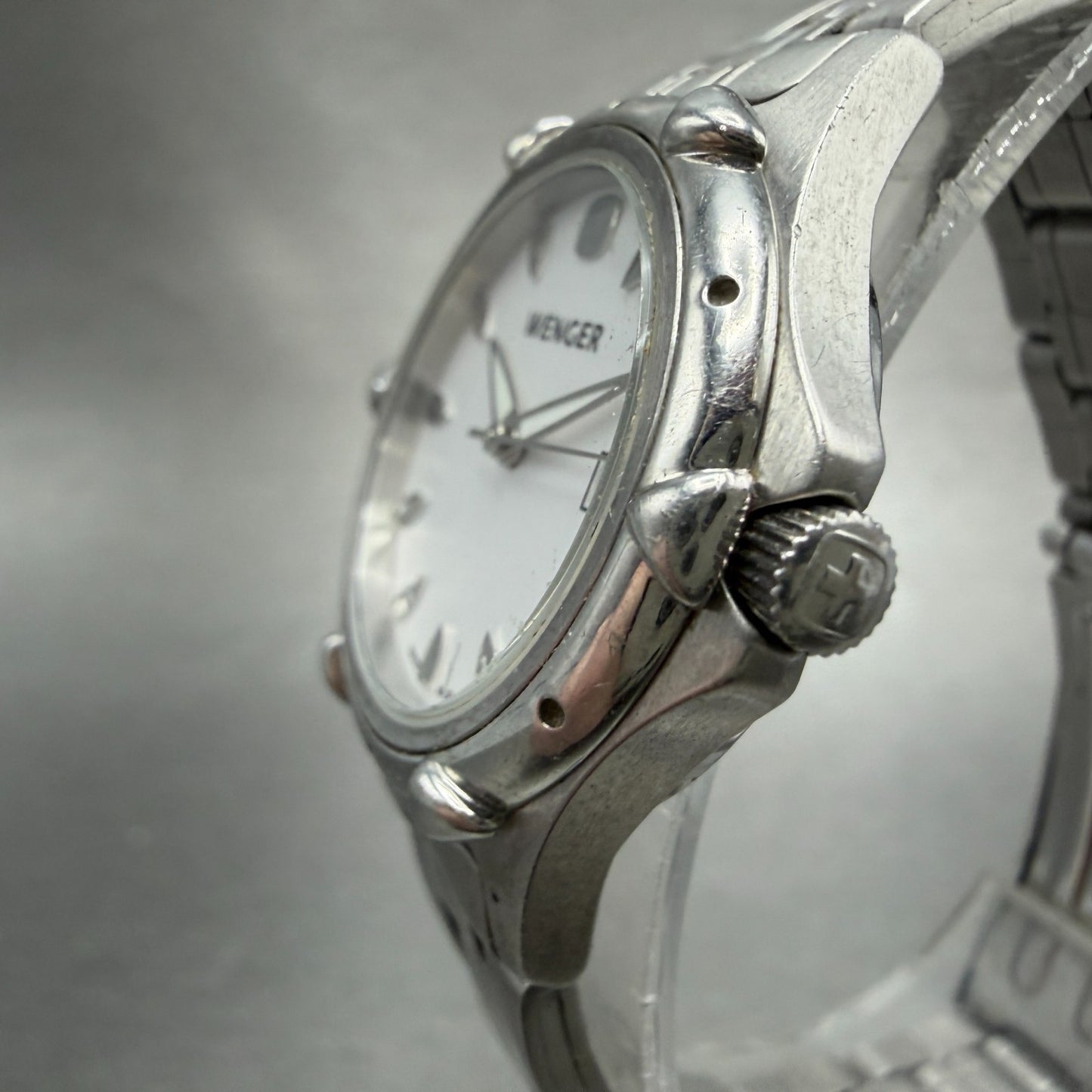 Wenger Watch Women 30mm White Dial Silver Tone Date Round 7023X New Battery2