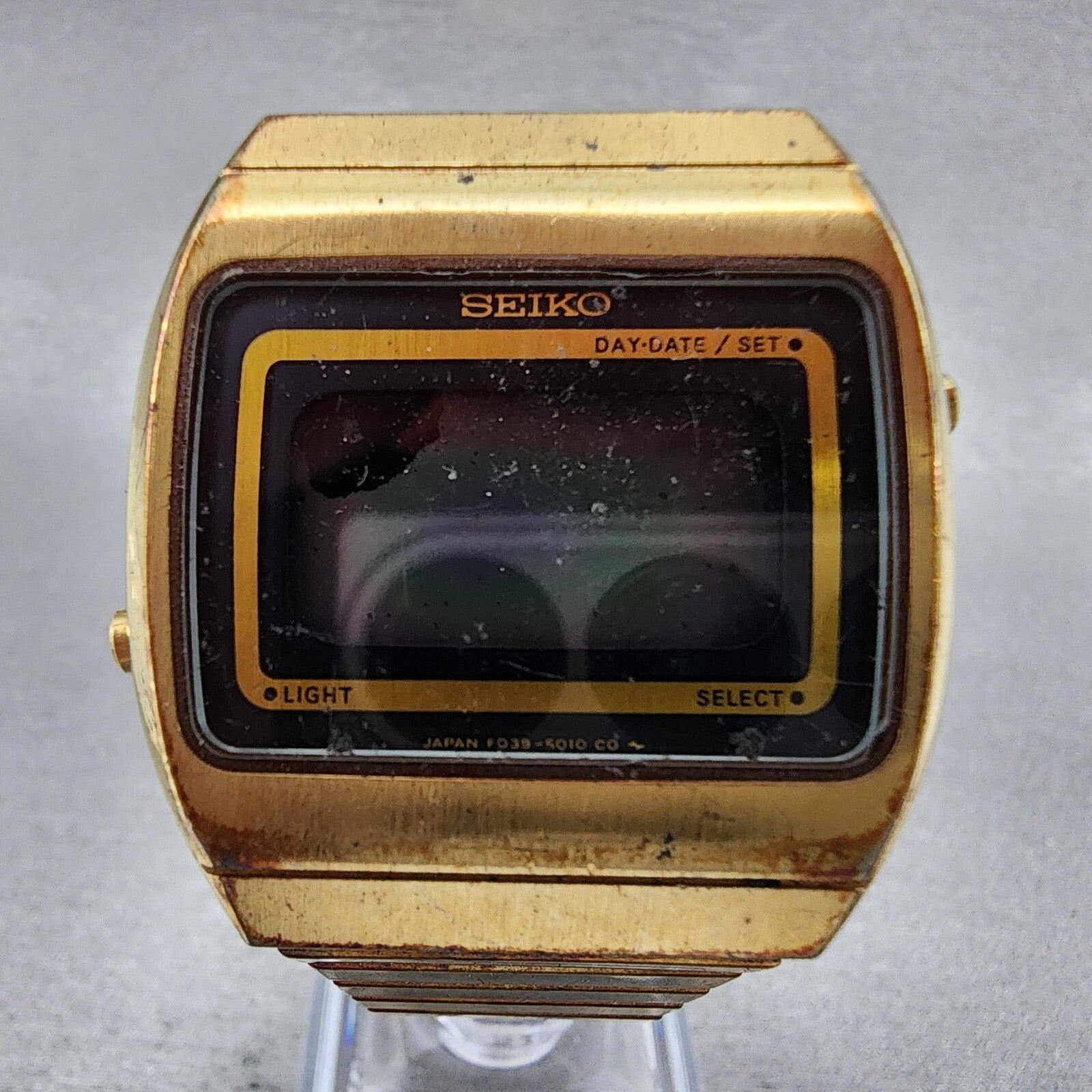 Seiko Digital Watch 34mm Gold Tone Daydate Rectangle F0395010 PARTS2