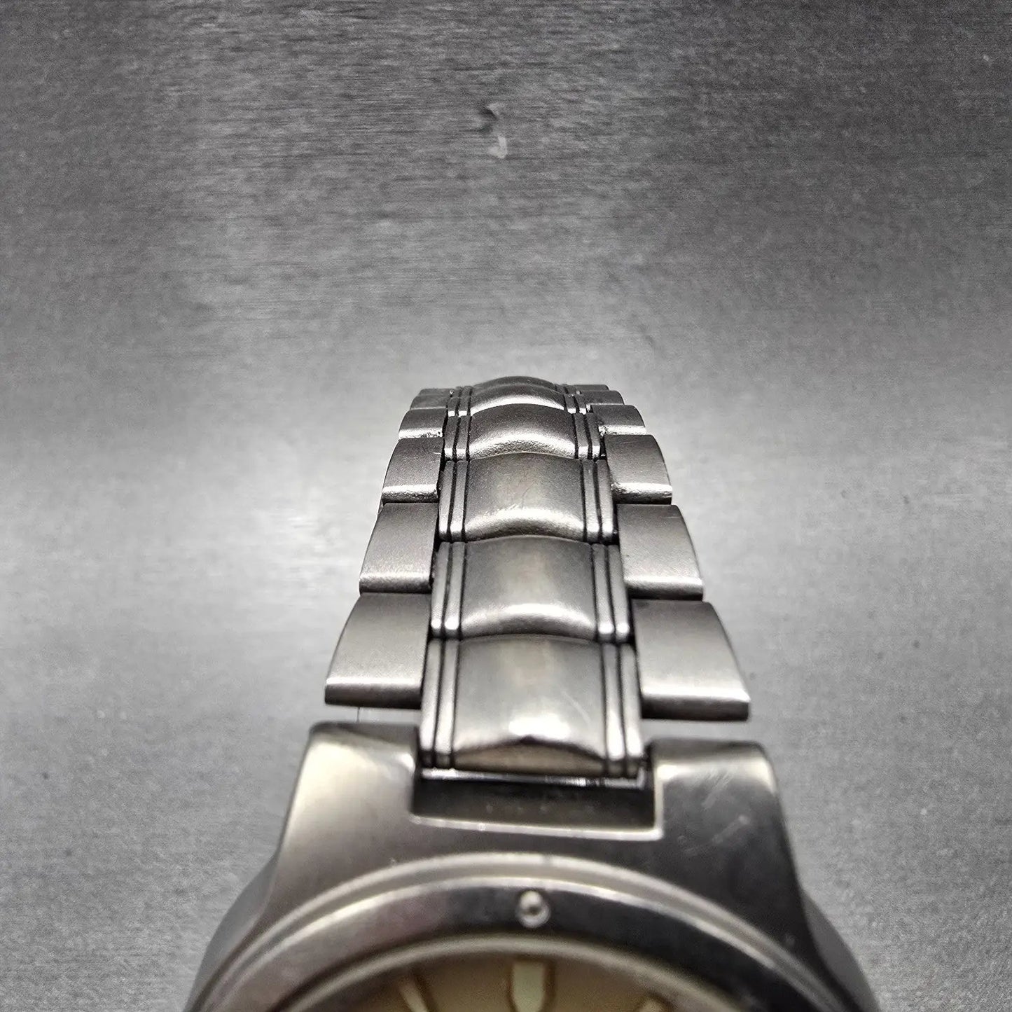 Seiko Solar Watch Men 35mm Cream Dial Titanium Date Round 5K25-0A20 Runs4