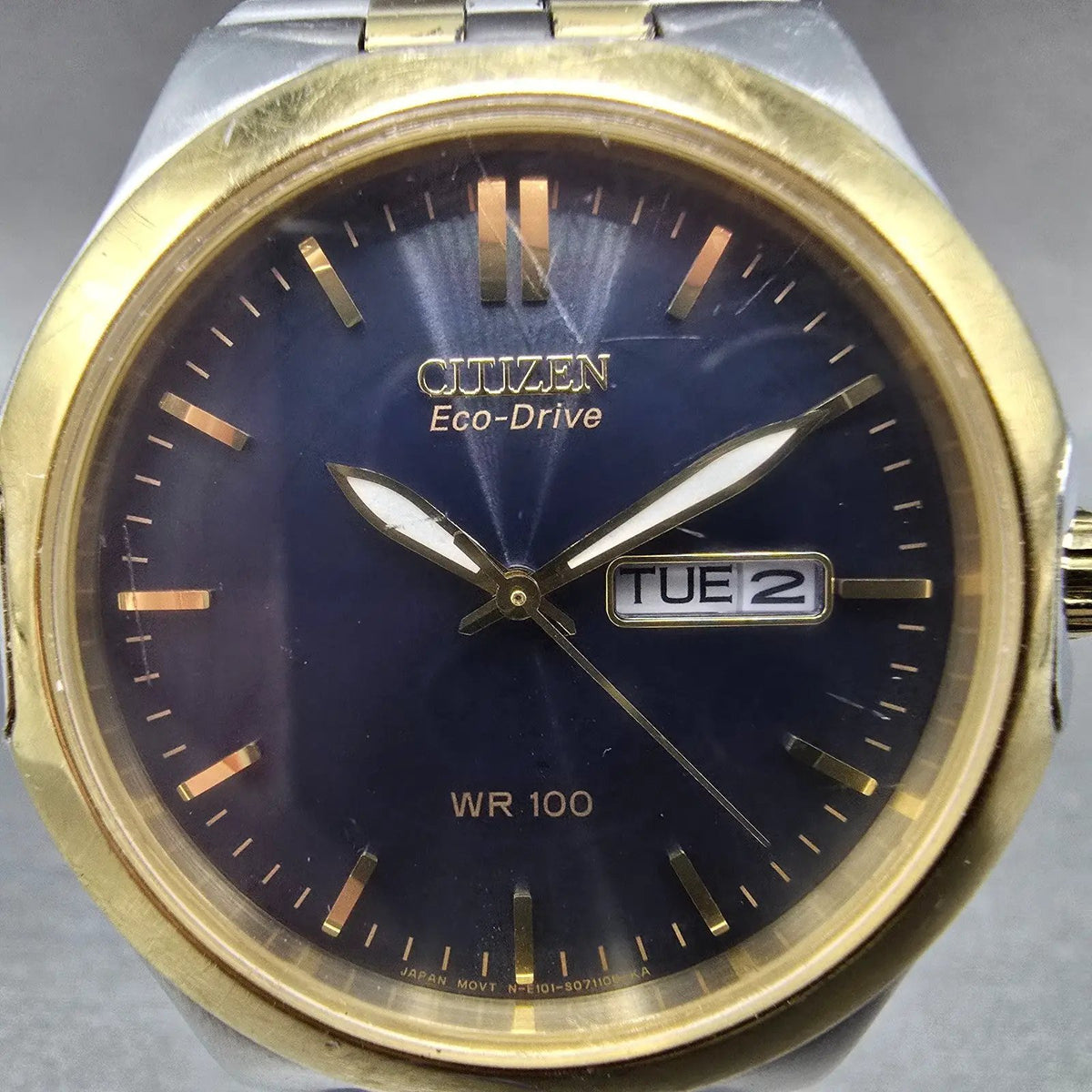 Citizen Eco-Drive Watch Men 39mm Black Dial Two Tone Daydate E101-S044294 READ!!1