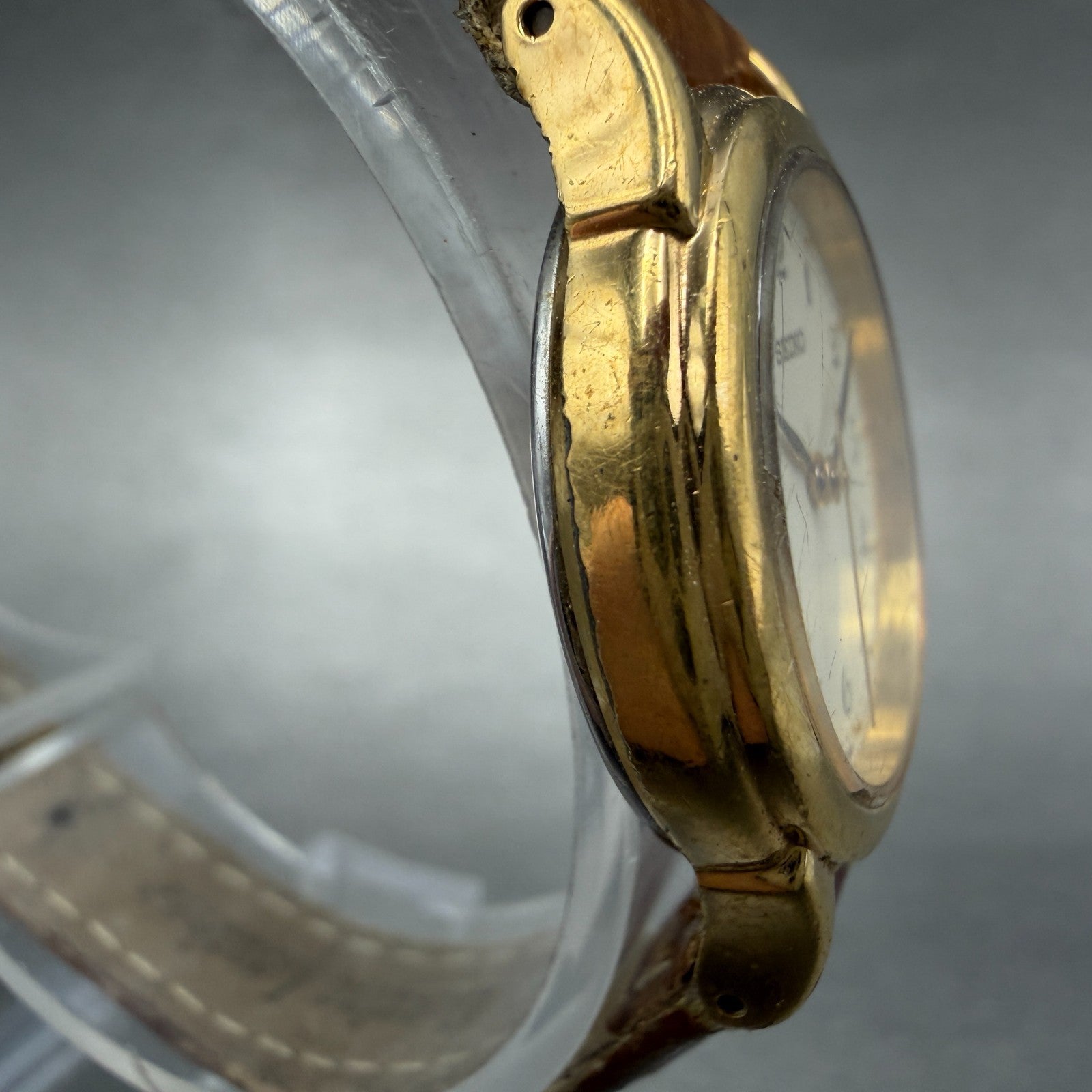 Seiko Watch Women 25mm Cream Dial Gold Tone Round V701-1930 New Battery3