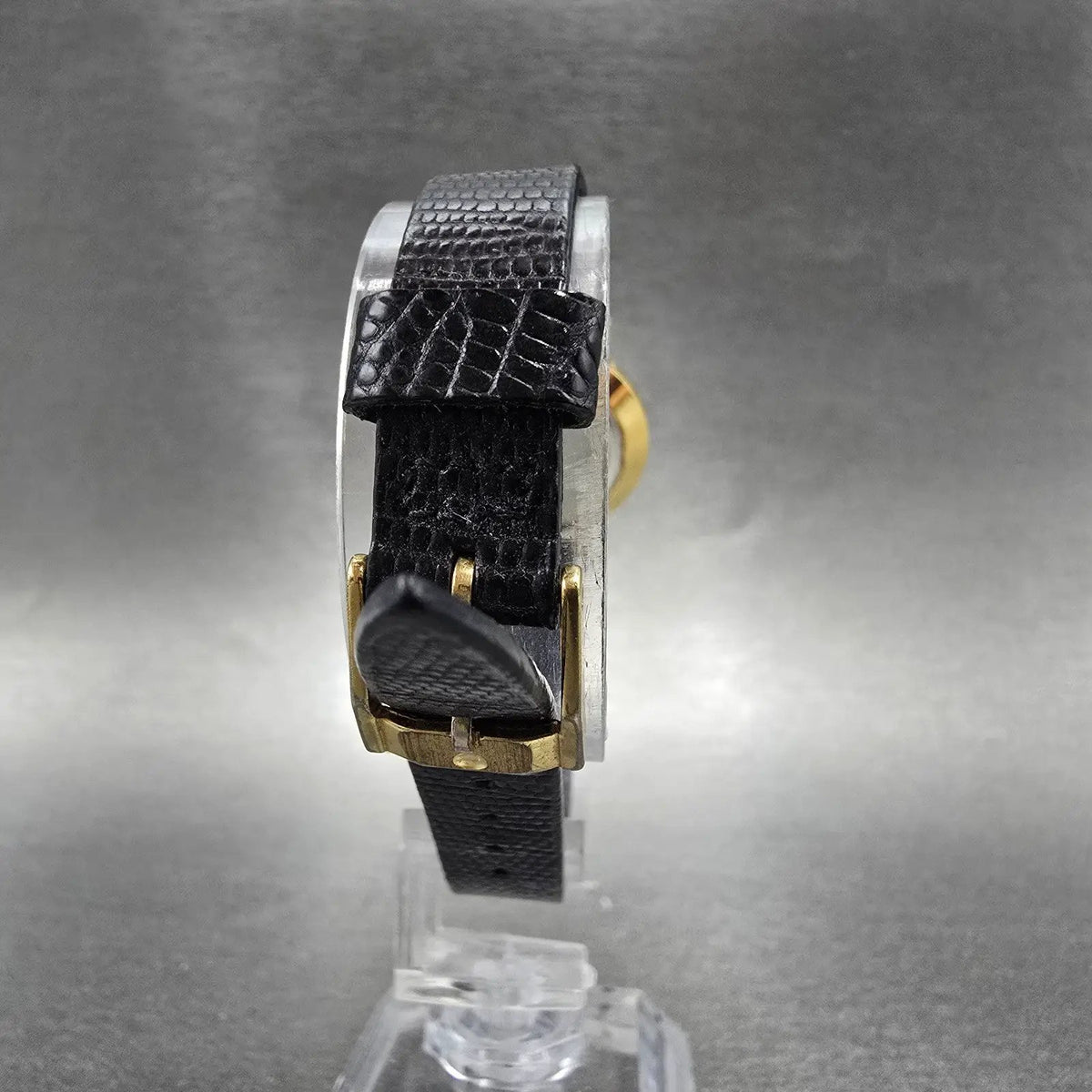 Movado Muesem Watch Women 25mm Black Dial Gold Tone Round 87 25 832 PARTS CH8
