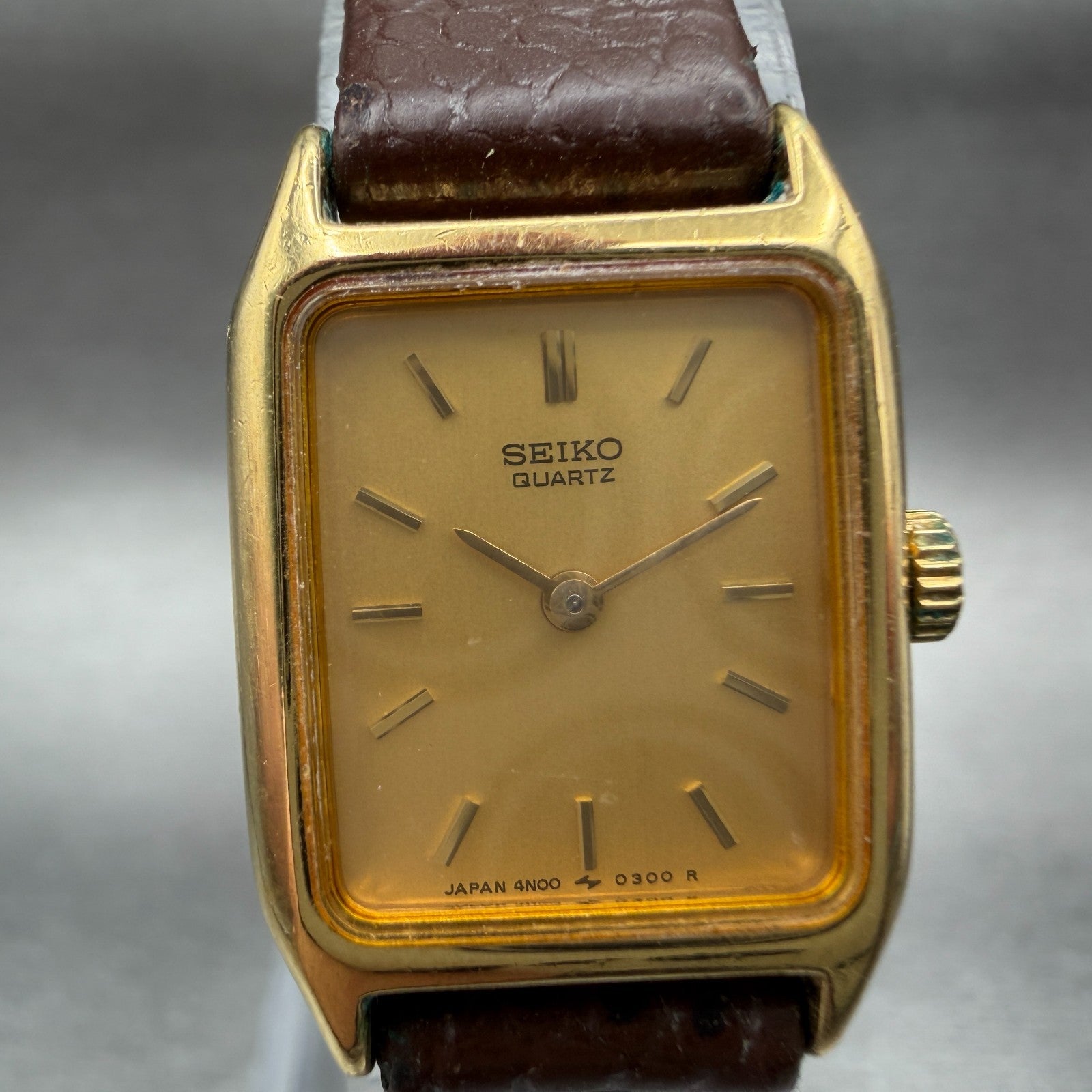Seiko Tank Watch Women 17mm Champagne Dial Gold Tone 4N00-5129 New Battery1