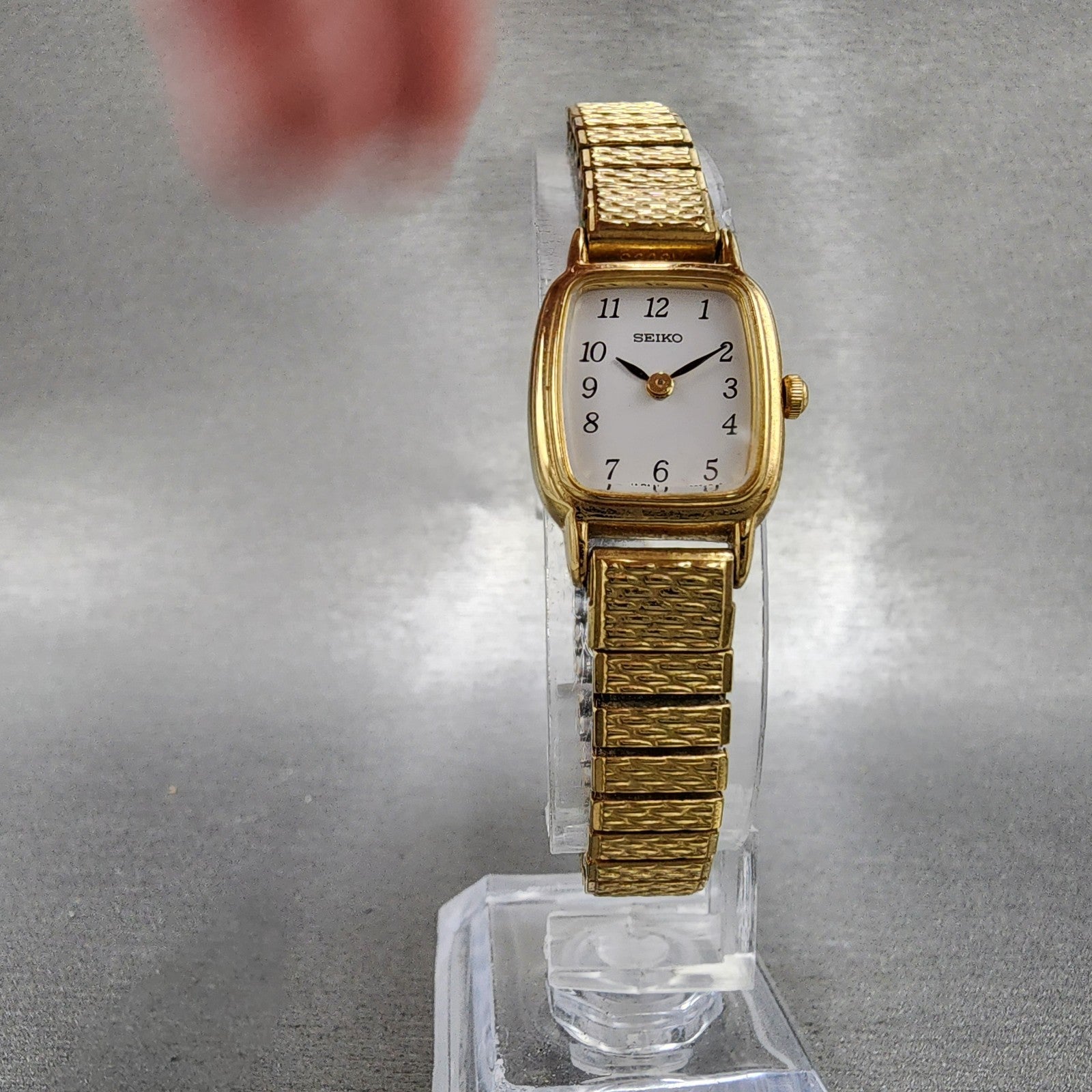 Seiko Watch Women 18mm White Dial Gold Tone Rectangle 1N005K29 New Battery4