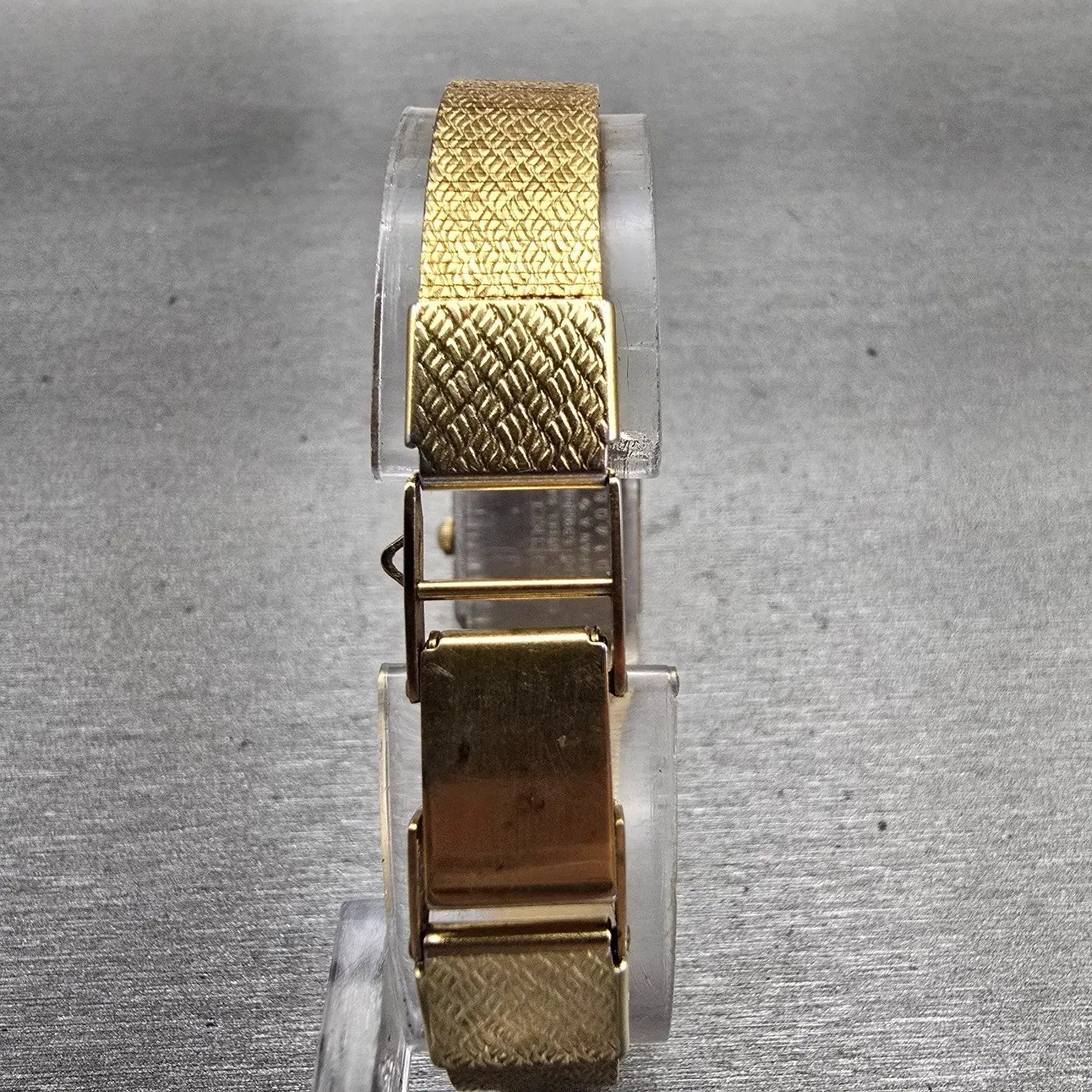 Seiko Watch Women 17mm Gold Dial Gold Tone Rectangle 5420-5390 New Battery VTG7