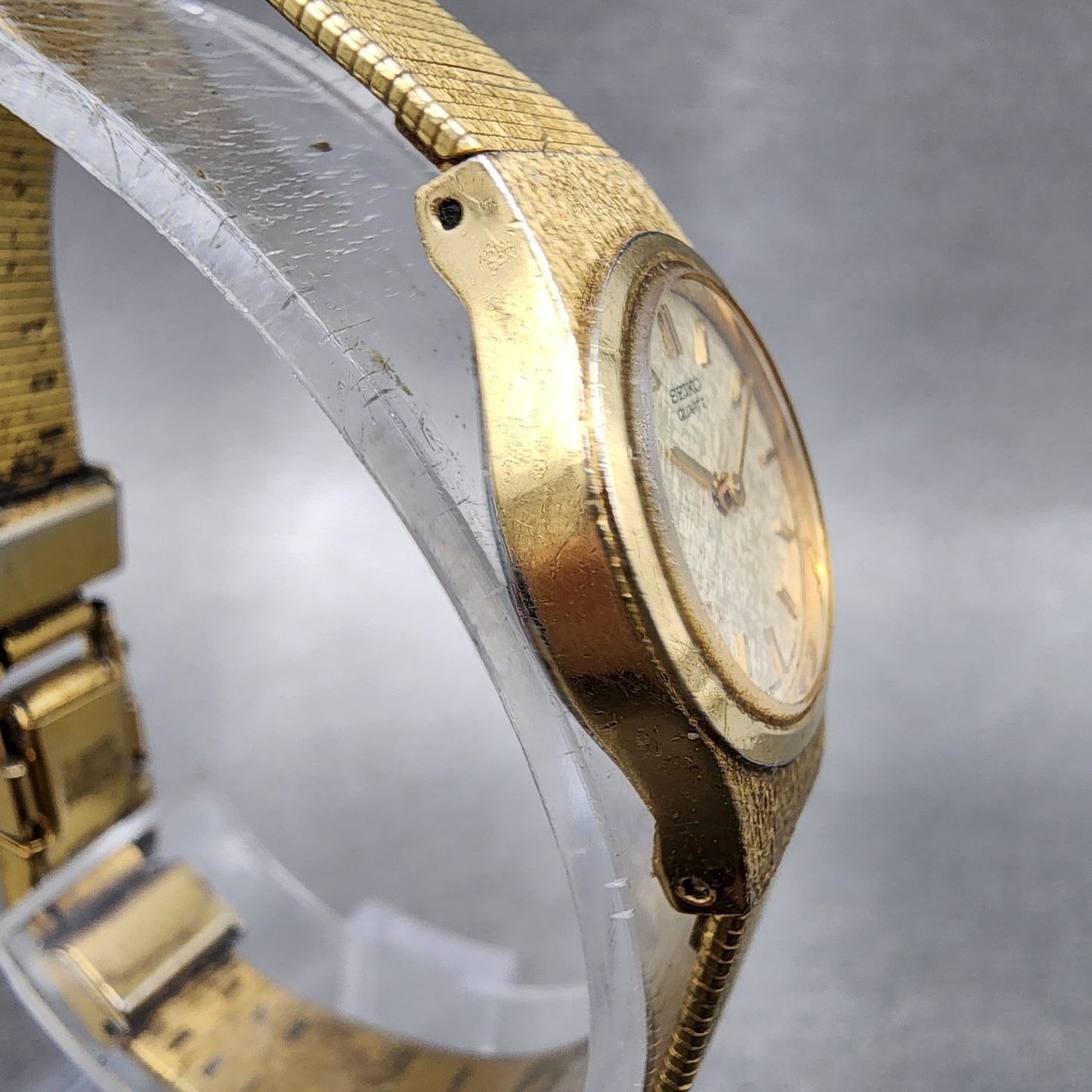 Seiko Watch Women 18mm Champagne Dial Gold Tone Round 2y000019 New Battery3