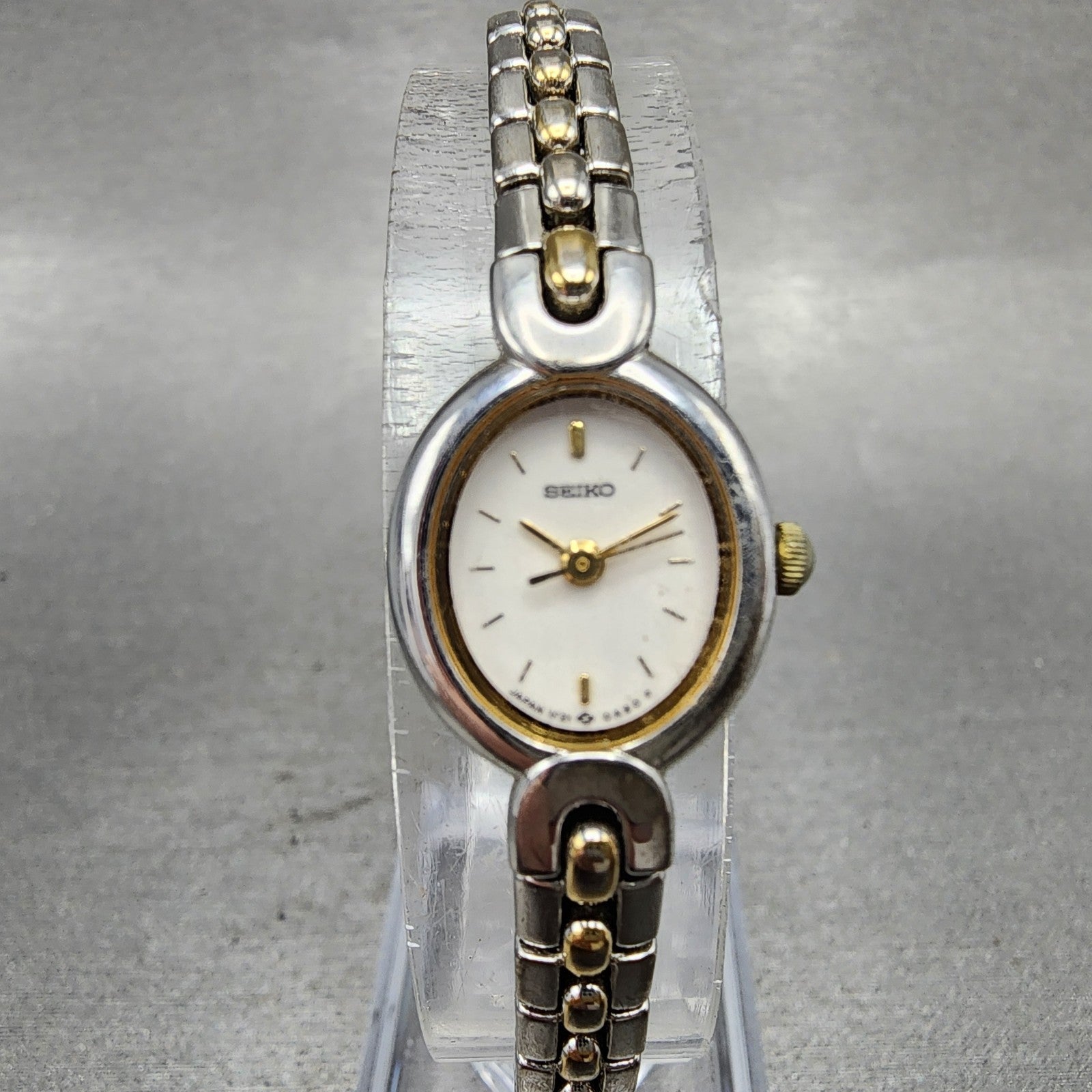 Seiko Watch Women 15mm White Dial Two Tone Oval Vintage 1f215a40 New Battery0