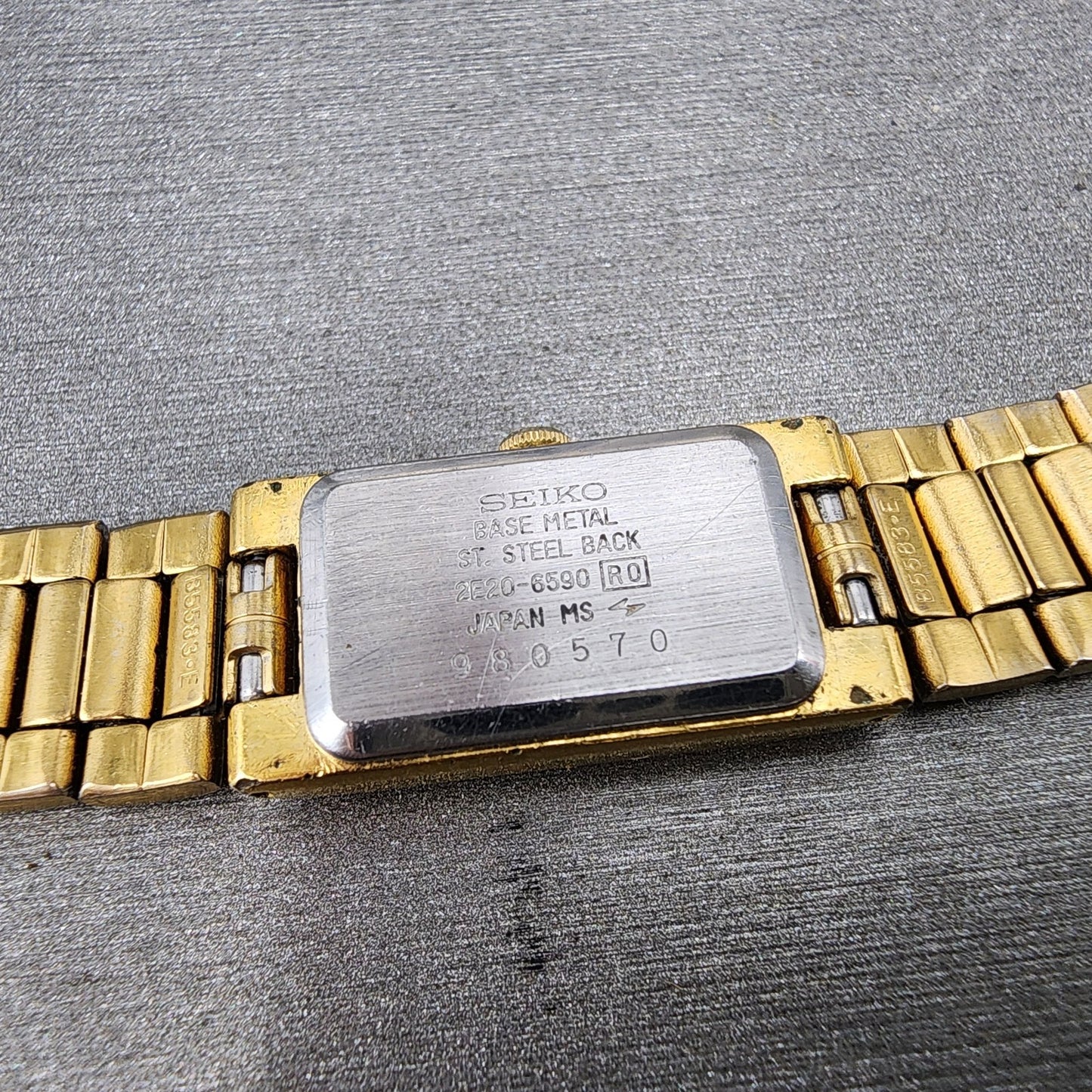 Seiko Tank Watch Women 13mm Black Dial Gold Tone 2e206590 New Battery9