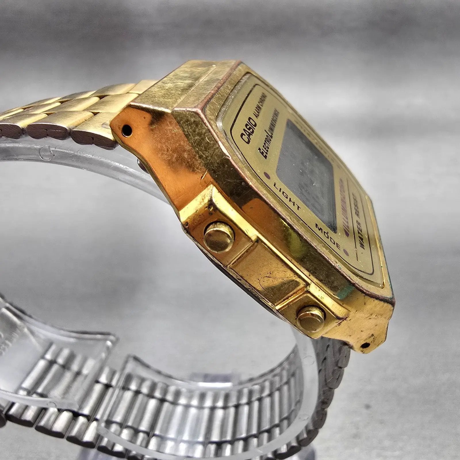Casio Illuminator A168 Watch Men 35mm Gold Dial Gold Tone Chrono Alarm New Batt3