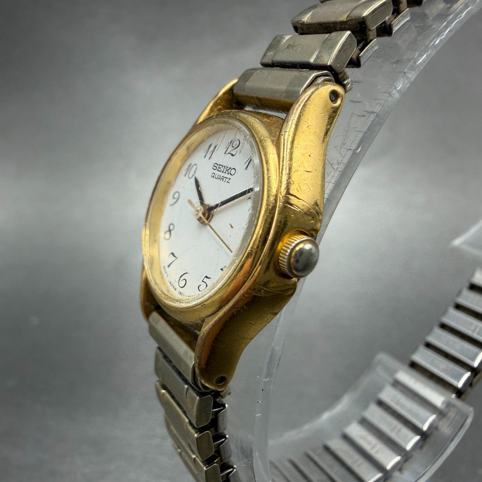 Seiko Watch Women 20mm White Dial Gold Tone Round 1N01-0E19 New Battery VTG2