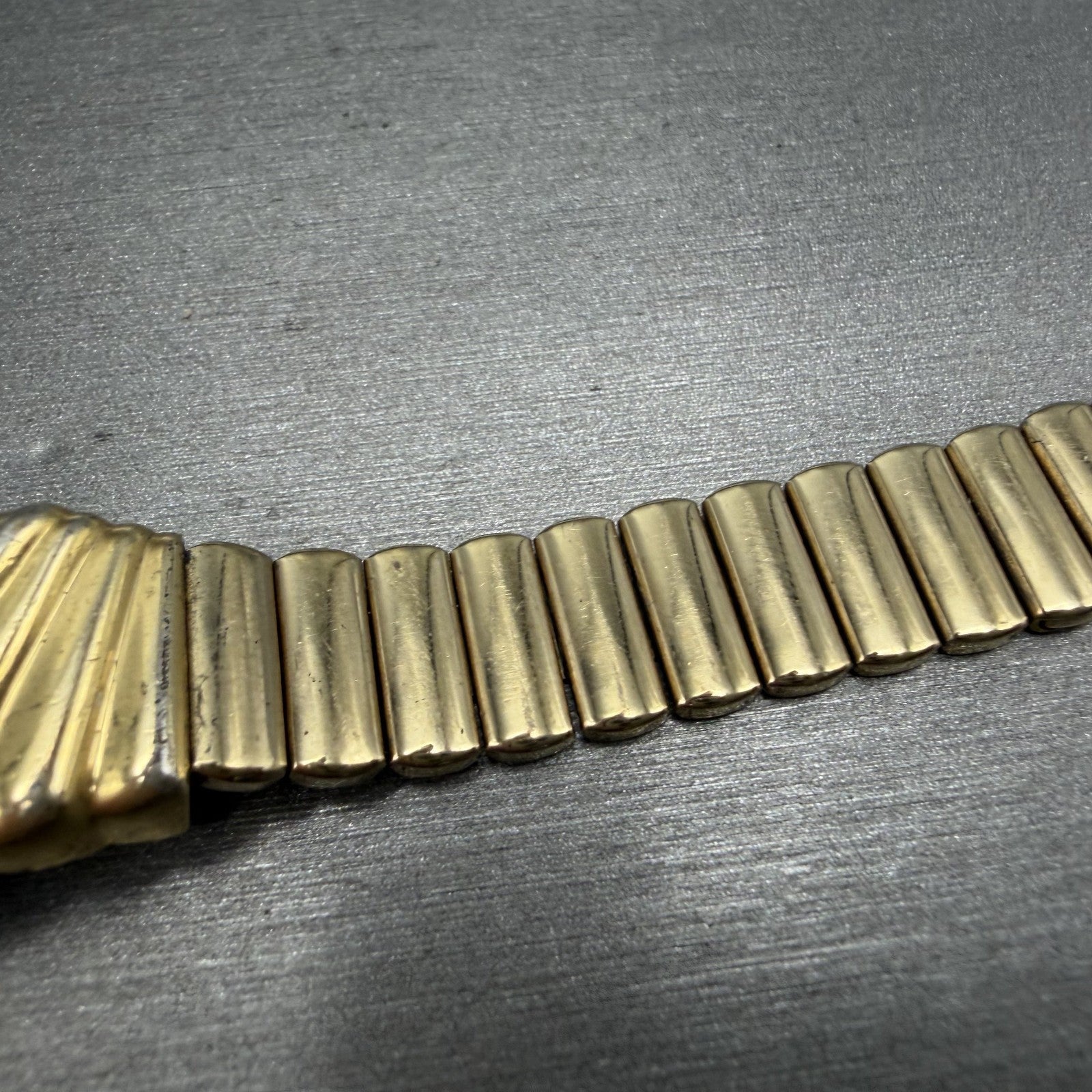 Seiko Half Moon Watch Women 20mm White Dial Gold Tone 1N00-5E09 PARTS7