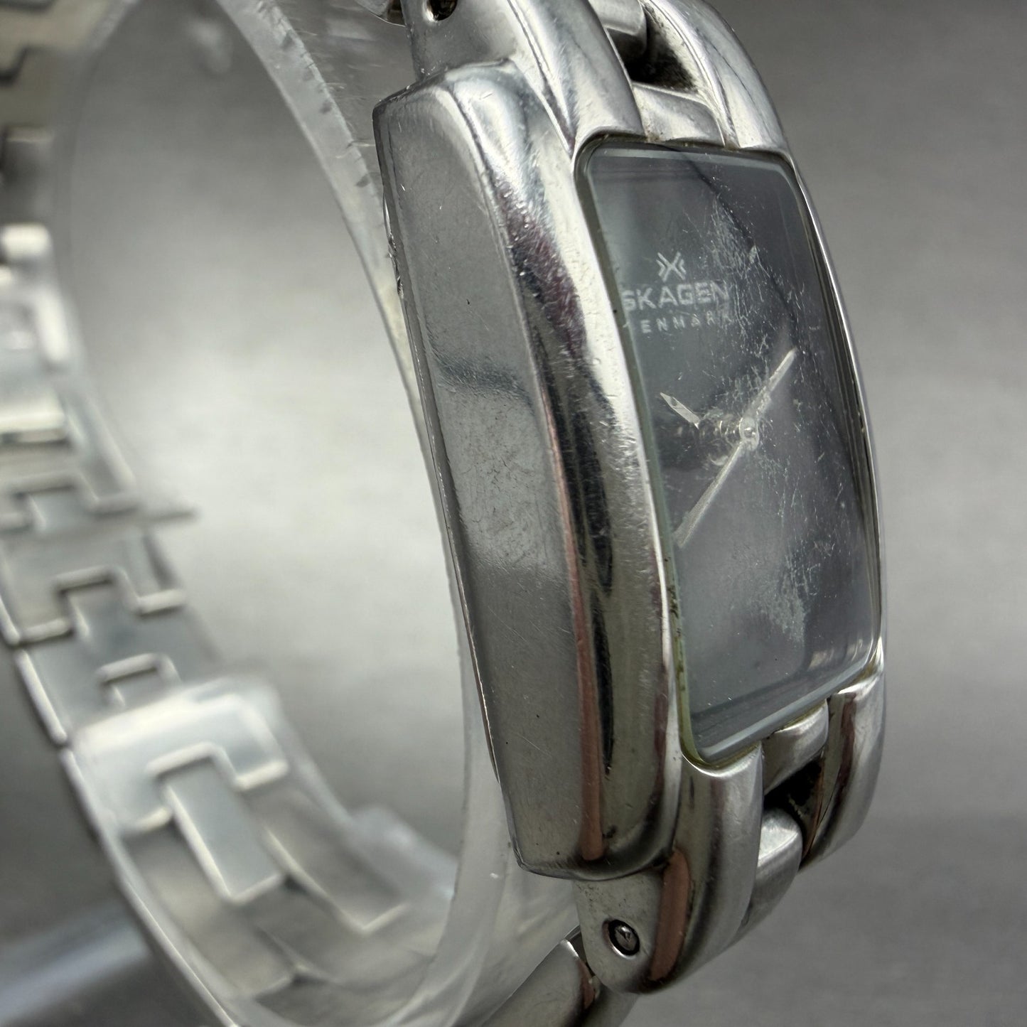 Skagen Tank Watch Women 20mm Black Dial Silver Tone Rectangle 117SSXB New Batt3