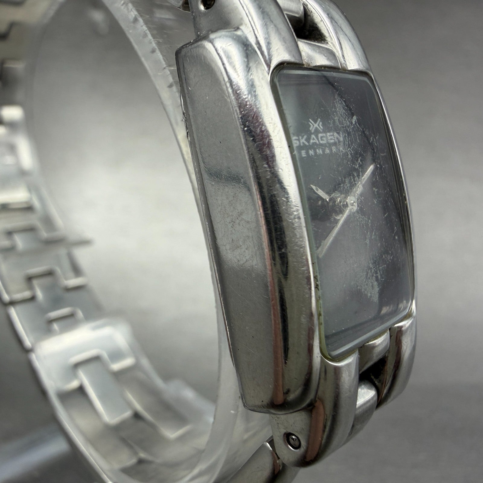 Skagen Tank Watch Women 20mm Black Dial Silver Tone Rectangle 117SSXB New Batt3