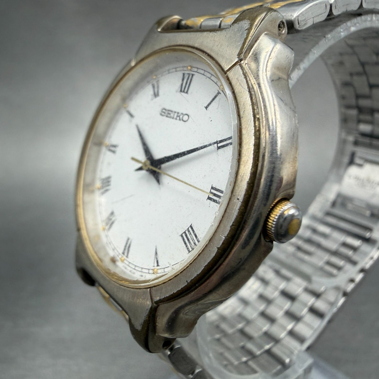 Seiko Watch Unisex 32mm White Dial Two Tone Round V701-2B50 New Battery Vintage2
