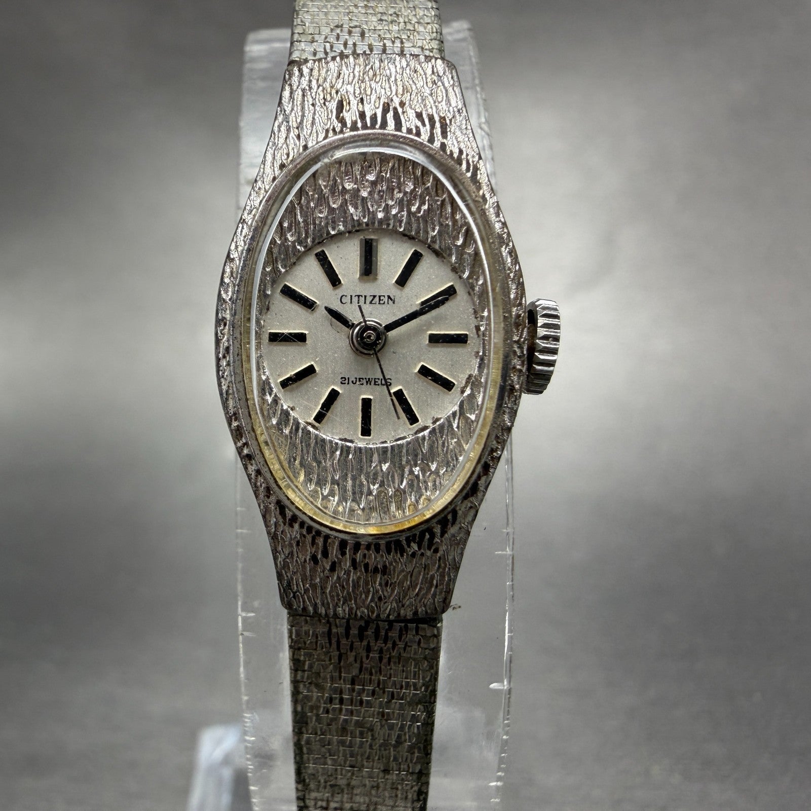 Citizen Watch Women 15mm Silver Dial Silver Toe Oval Manual 4-680758 Runs VTG0