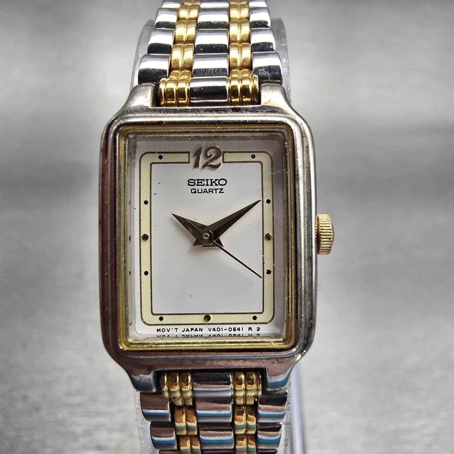 Seiko Watch Women 17mm White Dial Silver Tone Rectangle V401-5129 New Battery0