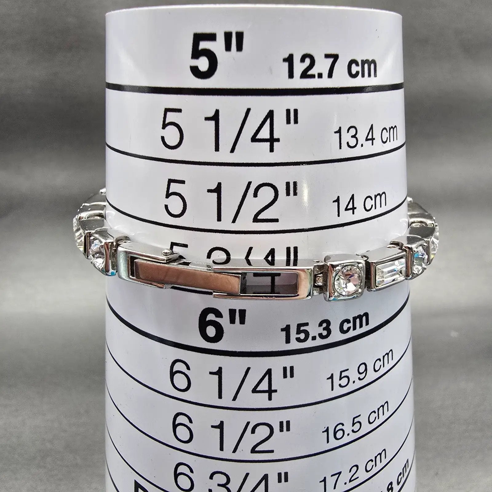 Bulova Watch Women 17mm Silver Dial Silver Tone Gemmed Oval 96T49 New Battery9