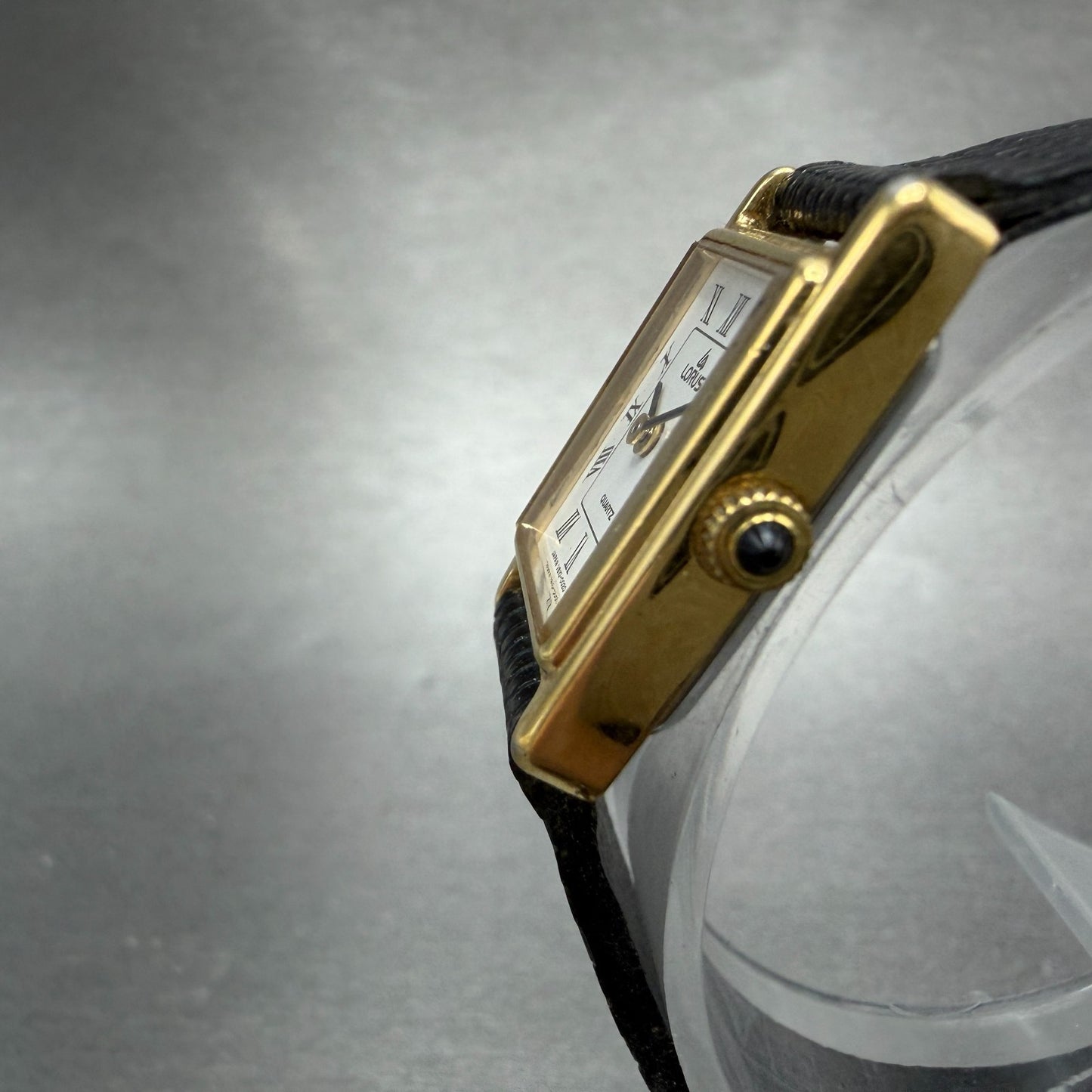 Seiko Lorus Tank Watch Women 17mm White Dial Gold Tone V810-5000 New Battery2