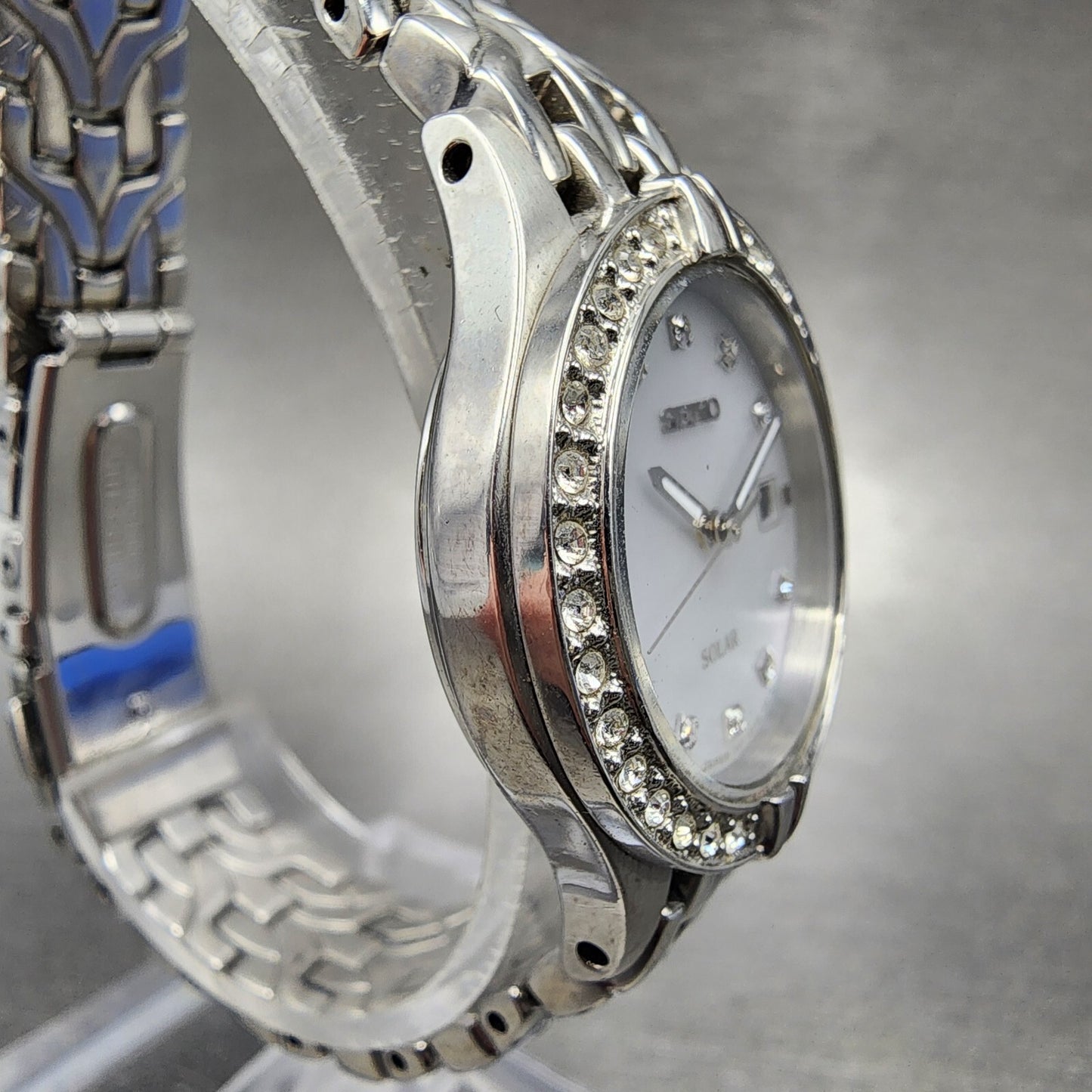 Seiko Solar Watch Women 27mm MOP Dial Steel Date Round Crystal Bezel Runs3