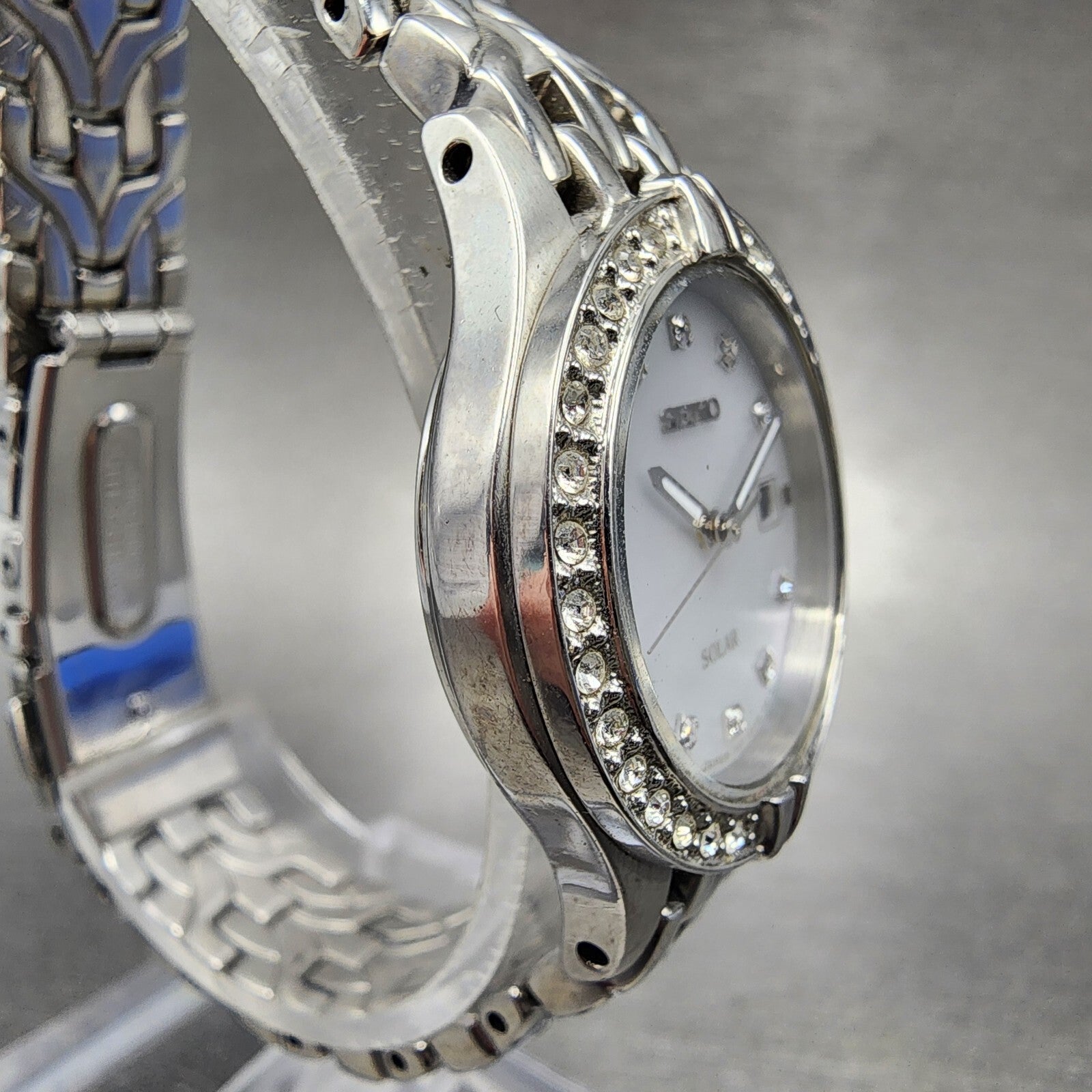 Seiko Solar Watch Women 27mm MOP Dial Steel Date Round Crystal Bezel Runs3