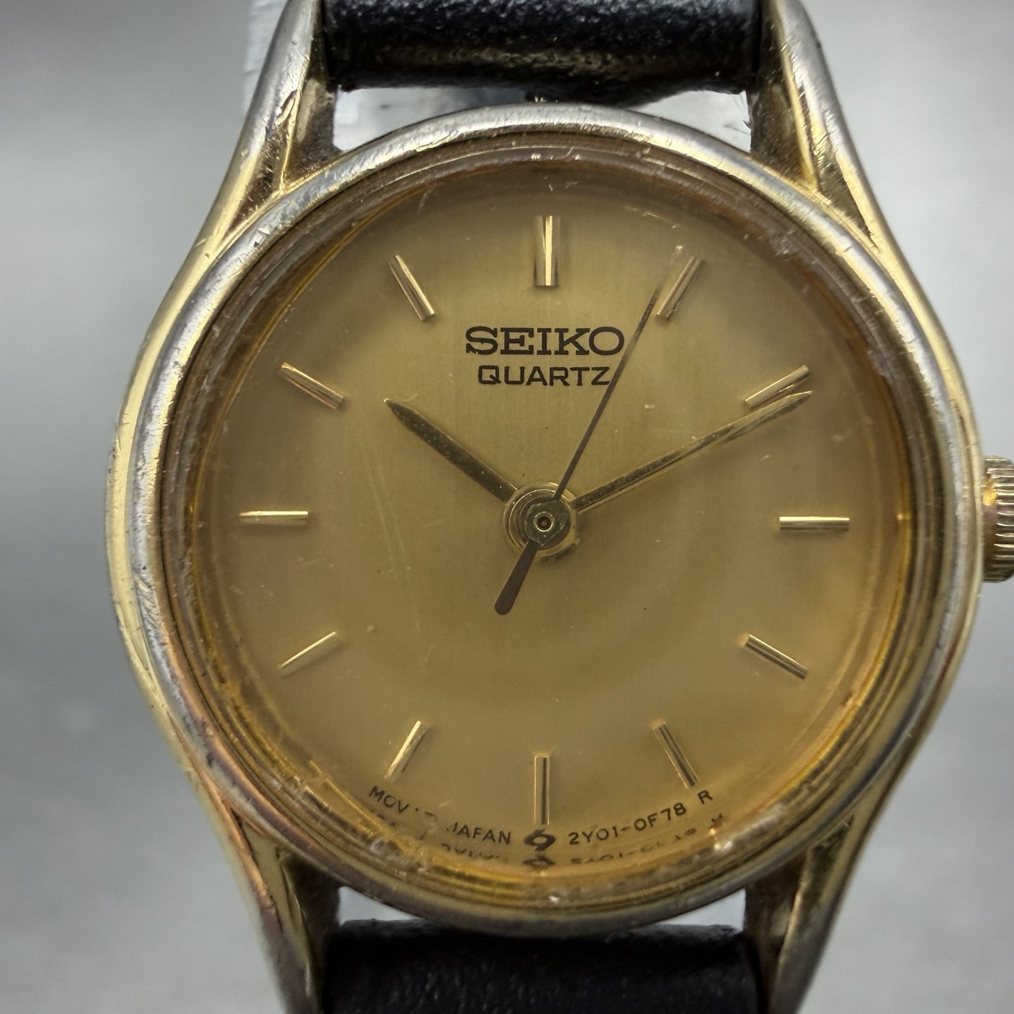 Seiko Watch Women 20mm Champagne Dial Gold Tone Round 2Y01-0A19 New Battery VTG1