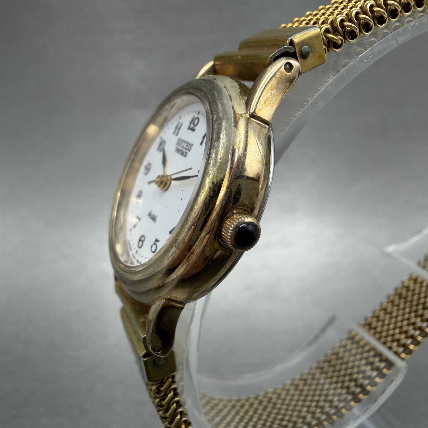 Seiko Alba success Watch Women 24mm White Dial Gold Tone V7016C00 New Battery2