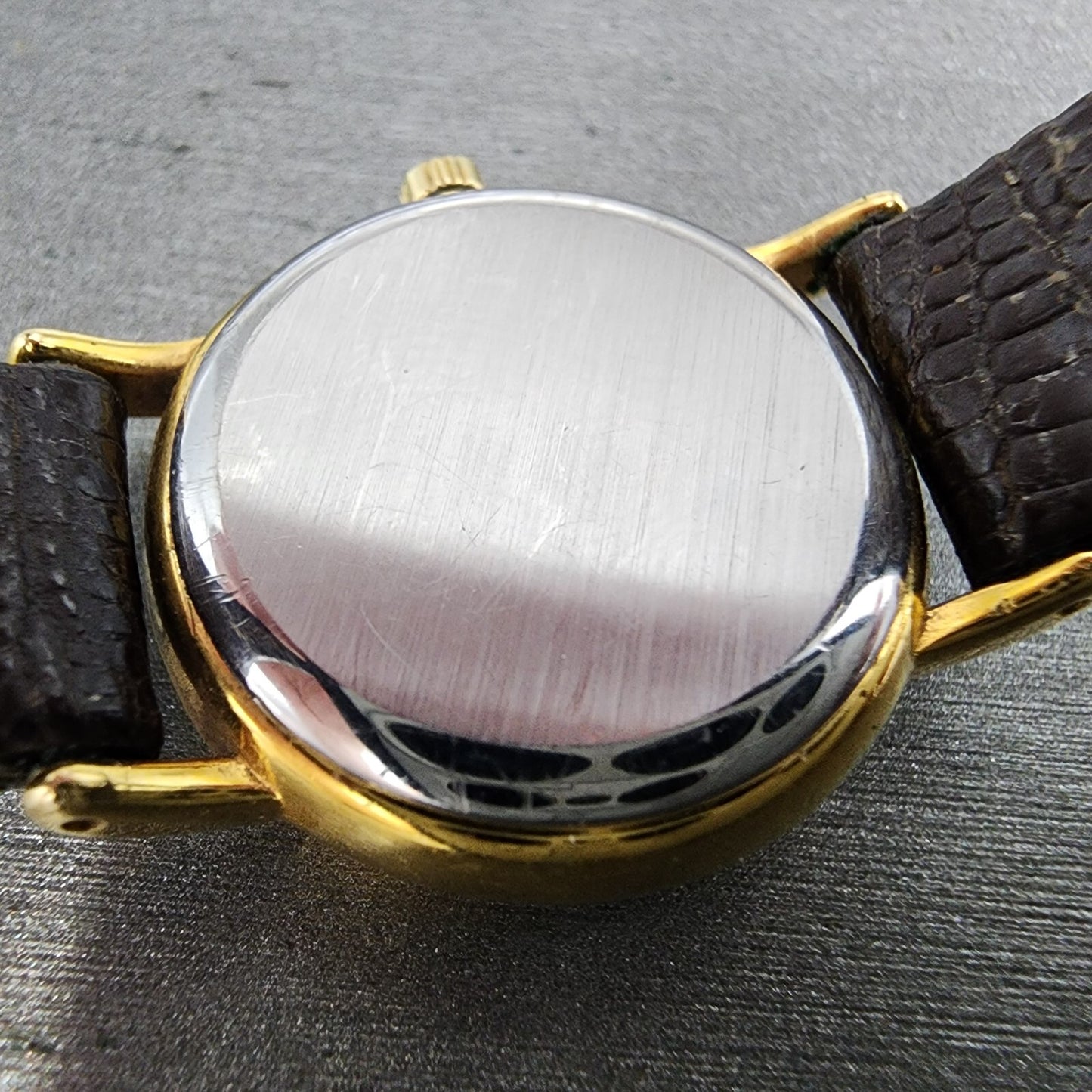 Tissot Stylist Watch Women 23mm Black Dial Gold Tone Date Round New Battery9