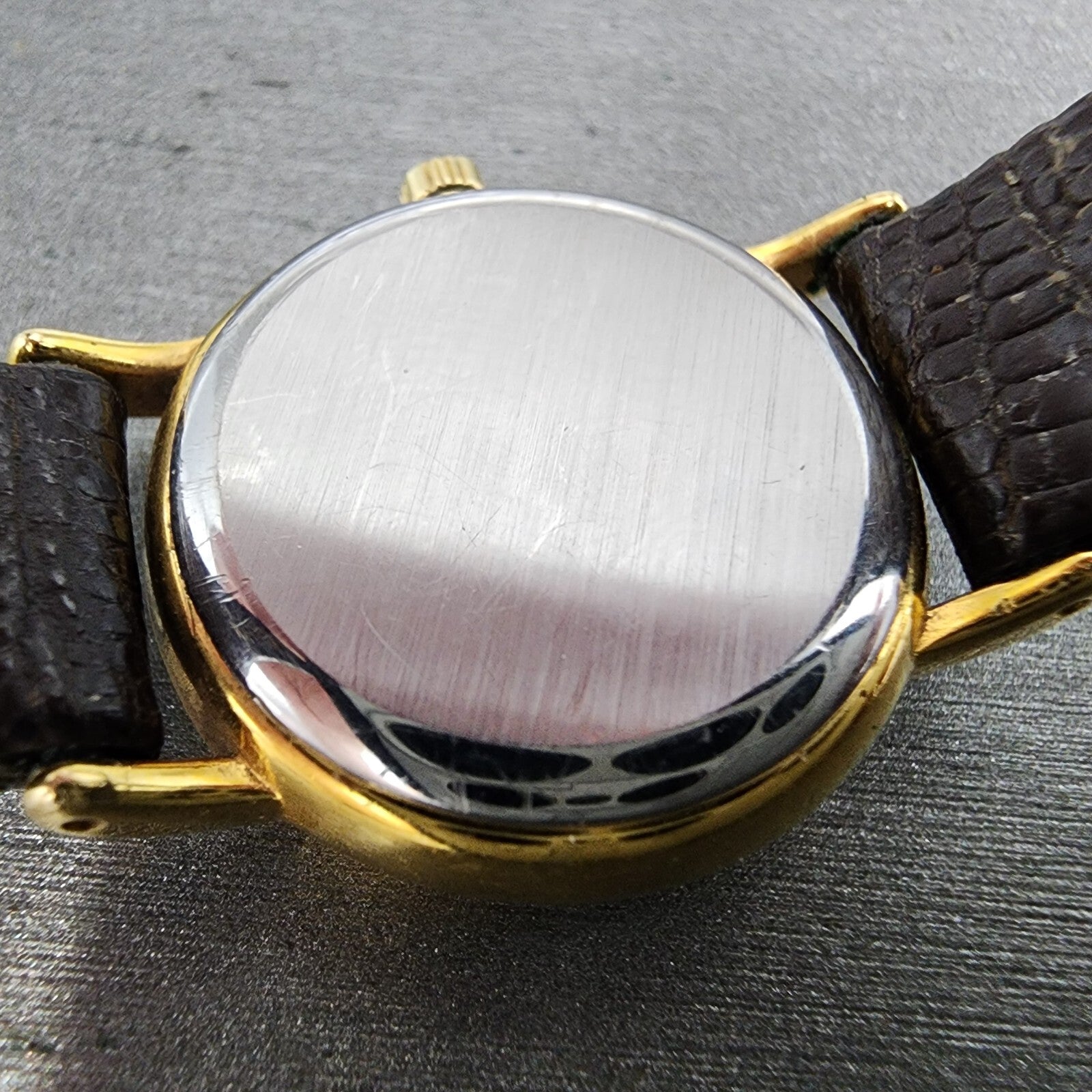 Tissot Stylist Watch Women 23mm Black Dial Gold Tone Date Round New Battery9