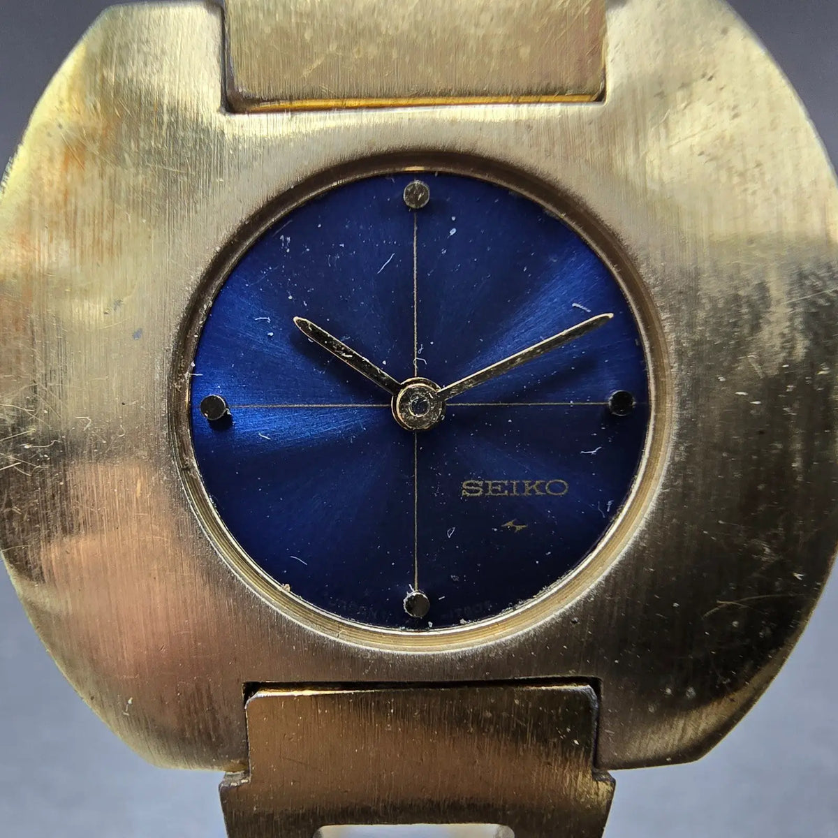 Seiko Watch Women 30mm Blue Dial Gold Tone Manual 11-0680 Vintage Runs PARTS2