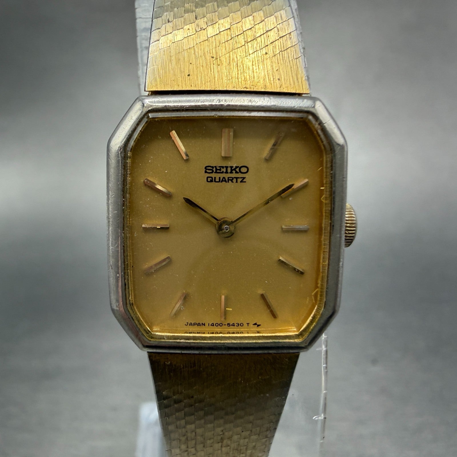 Seiko Tank Watch Women 18mm Champagne Dial Gold Tone 1400-8089 New Battery0