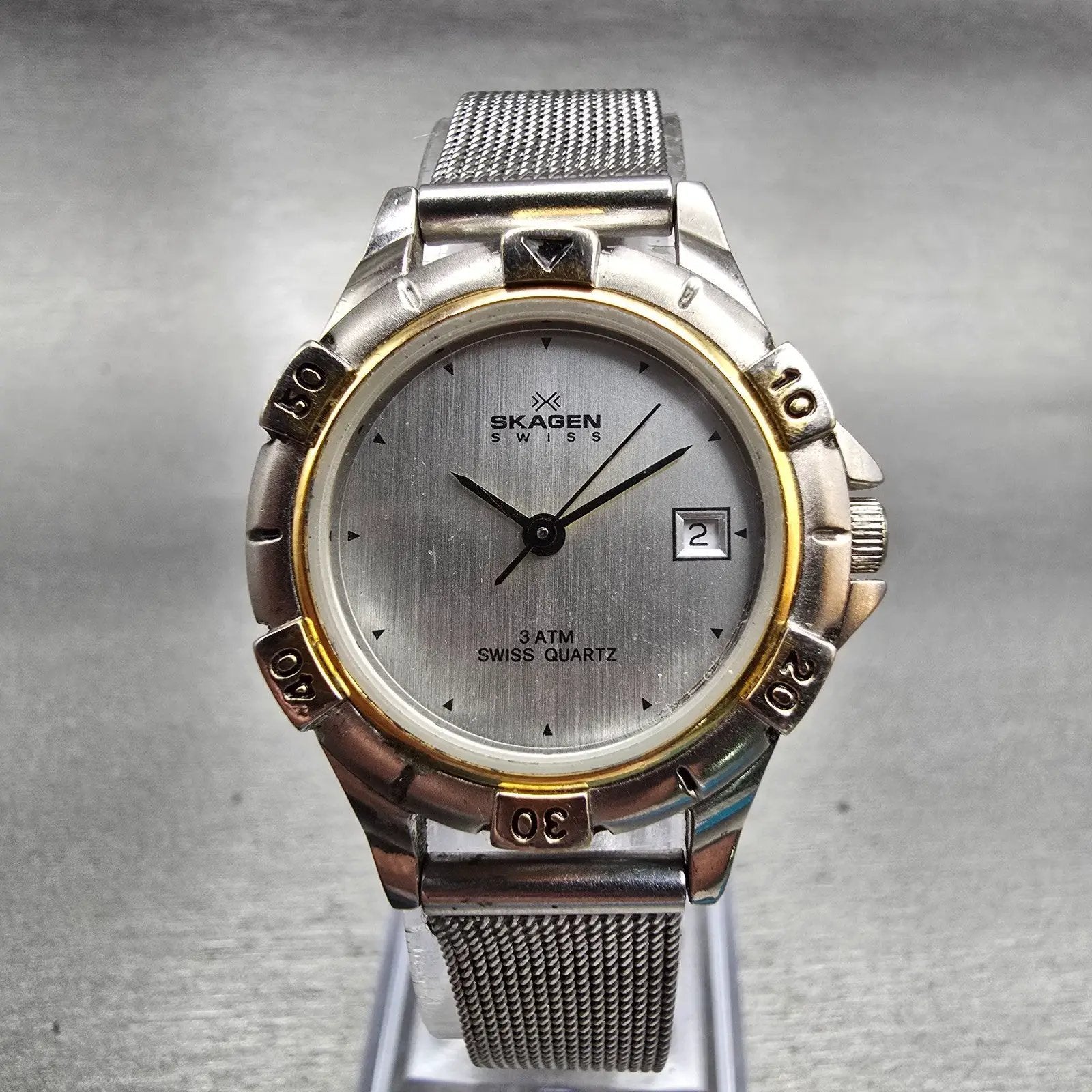 Skagen Watch Women 26mm Silver Dial Two Tone Date Round 33SGSS New Battery0