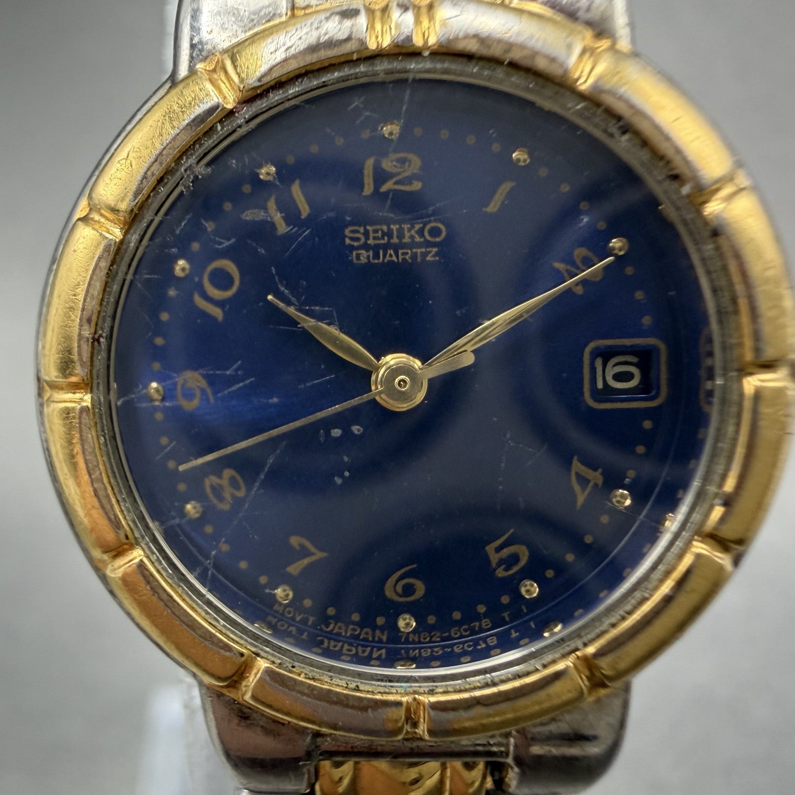 Seiko Watch Women 23mm Blue Dial Two Tone Date Round 7N82-6B79 New Battery1