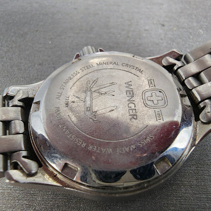 Wenger Watch Women 30mm Blue Dial Silver Tone Date Round 7279X New Battery9