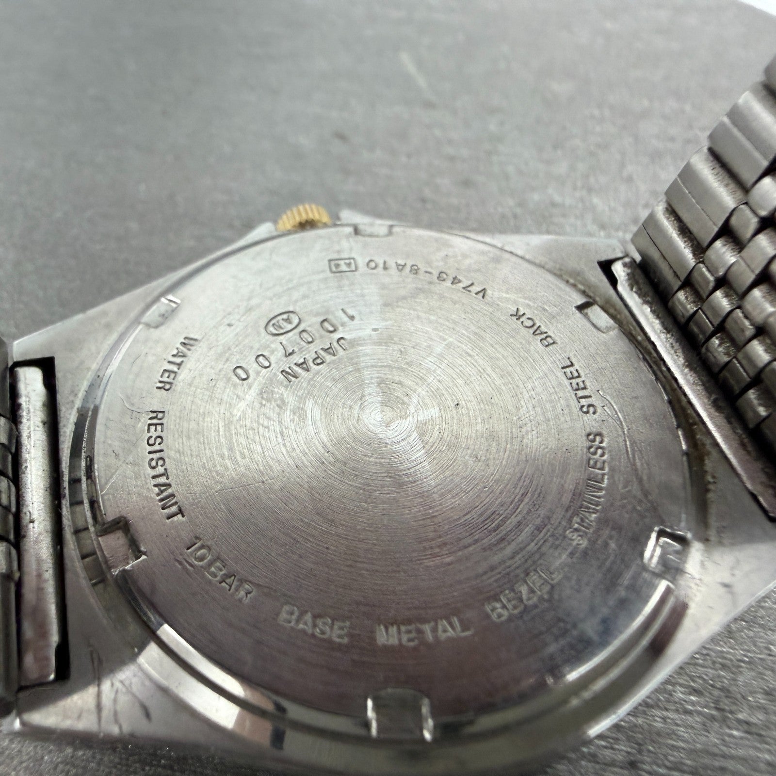 Seiko Alba Watch Men 35mm White Dial Two Tone Daydate V743-8a10 New Battery J7T9