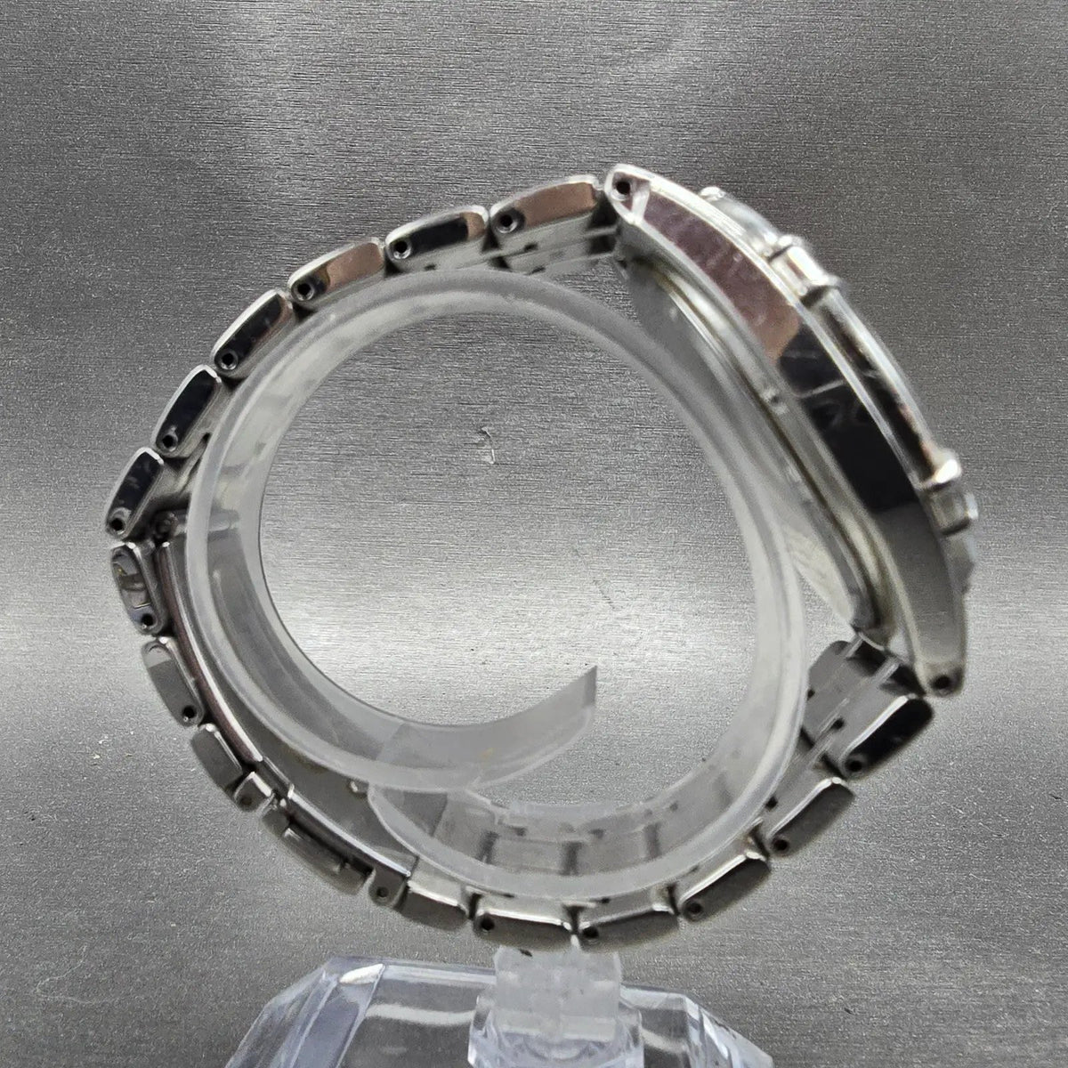 Seiko Solar Watch Men 38mm Black Dial Silver Tone Date Round V157-0AM0 Works L8
