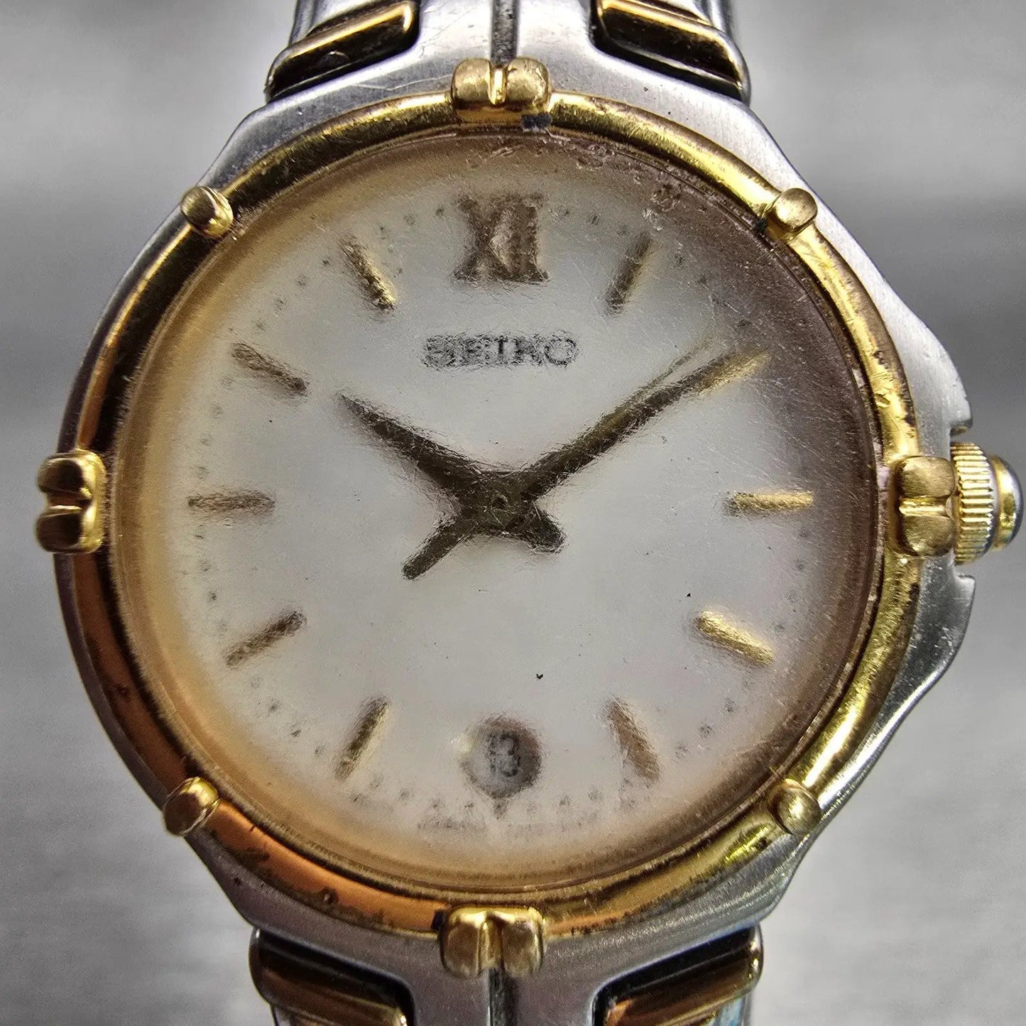 Seiko Watch Women 25mm White Dial Two Tone Date Round V782-6E70 New Battery VTG1