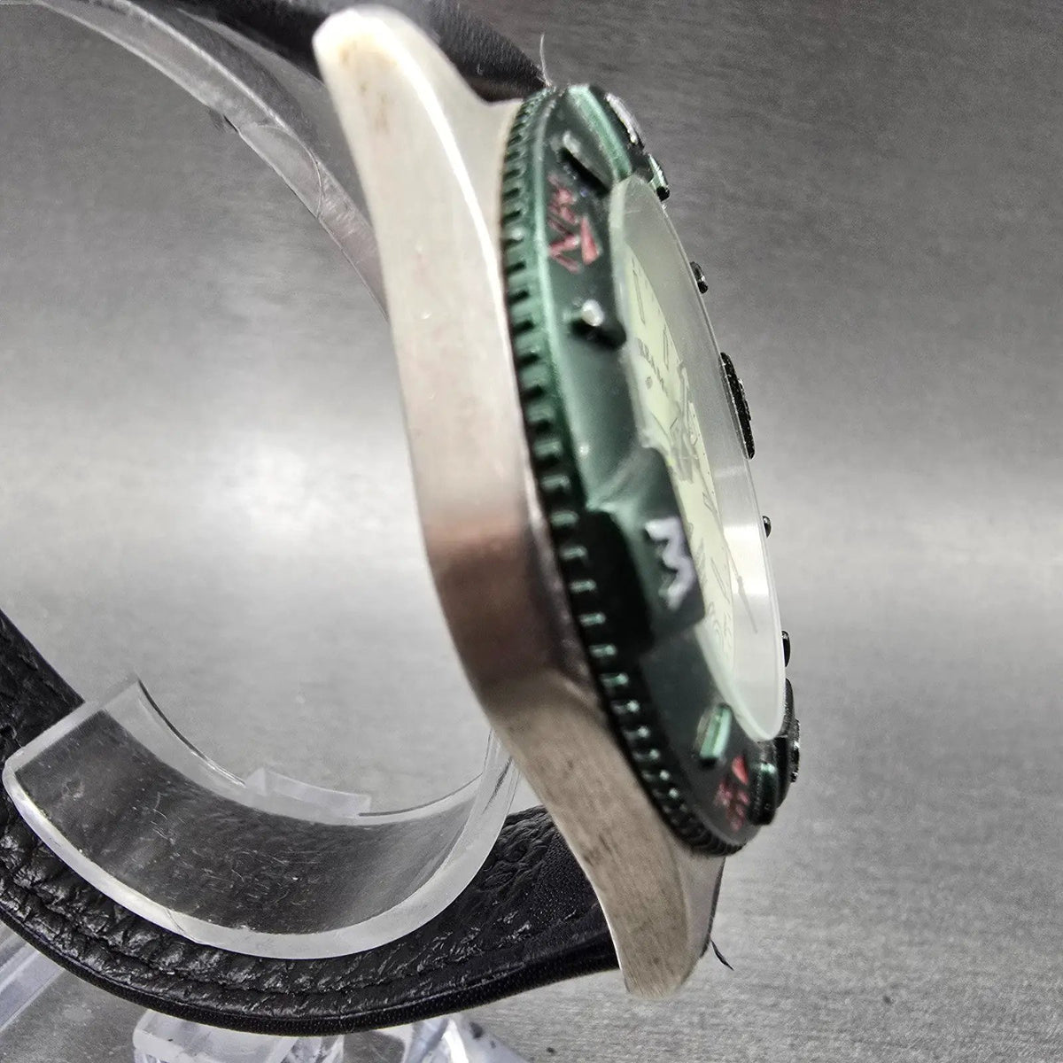 Field & Stream Watch Men 39mm Luminous Dial Silver Tone Daydate Round New Batt3