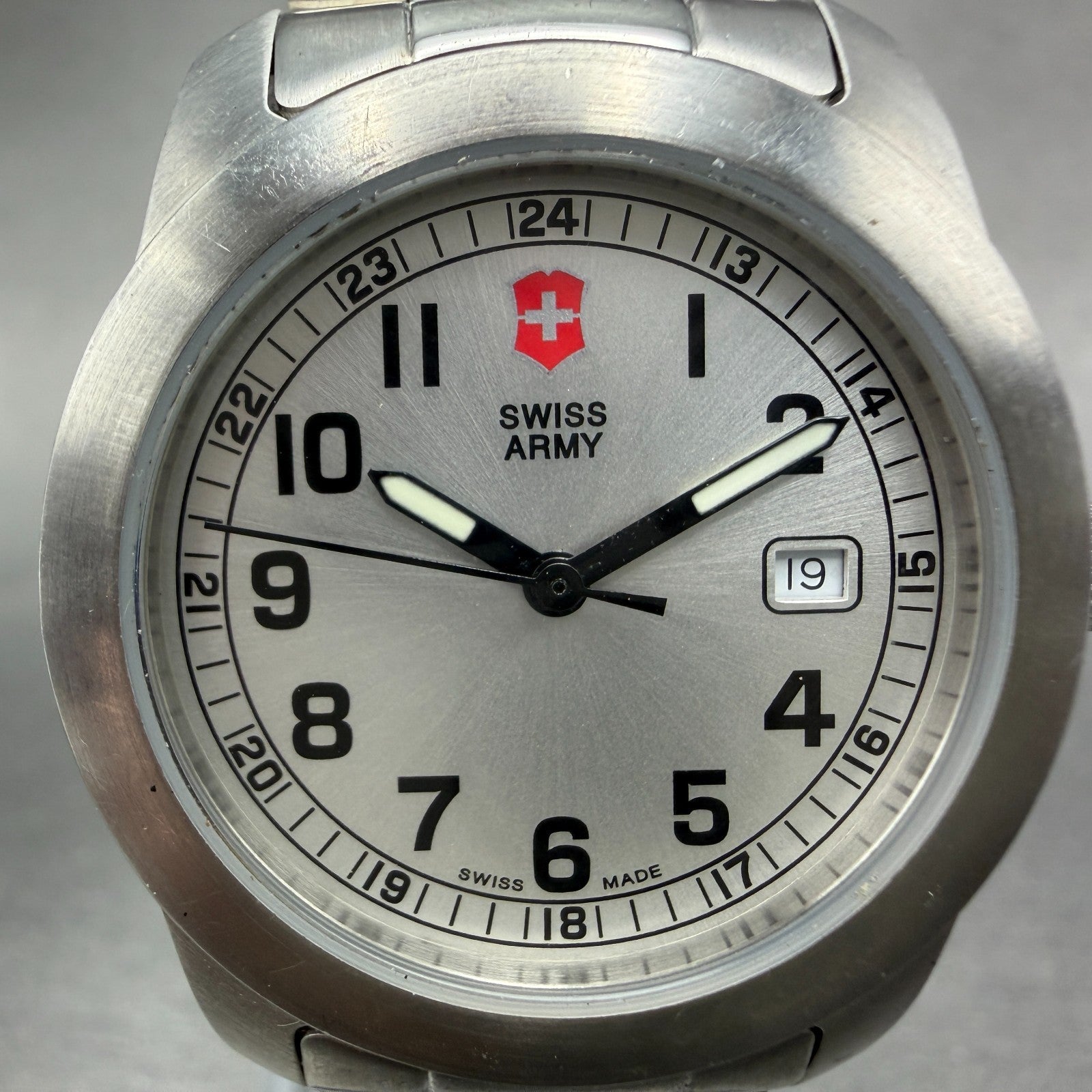 Victorinox Swiss Army Field Watch Women 30mm White Dial Steel Date New BatteryAB1