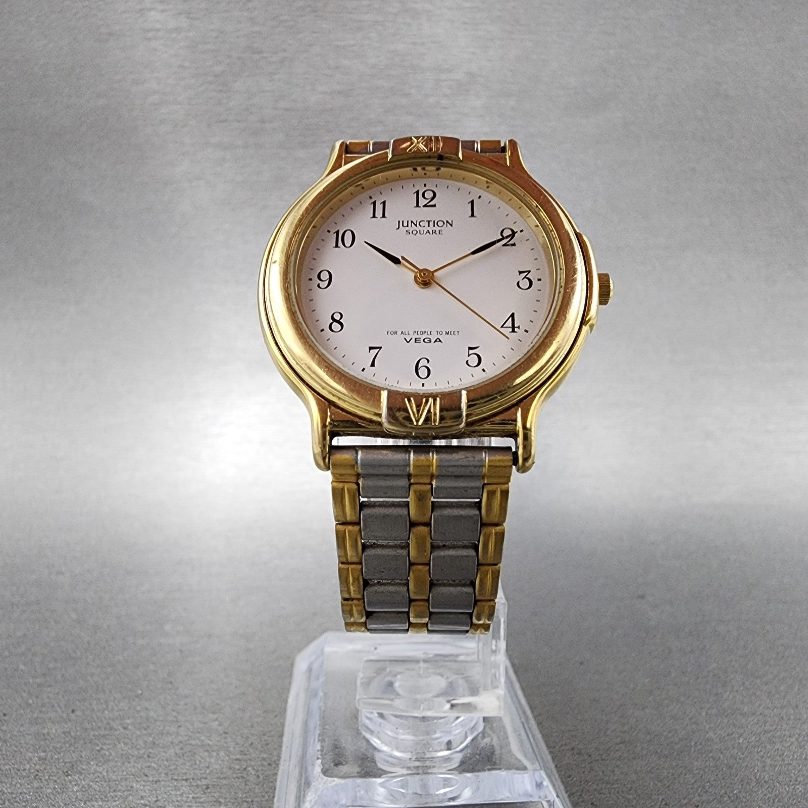 Vega Junction Watch Men 32mm White Dial Two Tone Round 6A31L04268 New Battery7